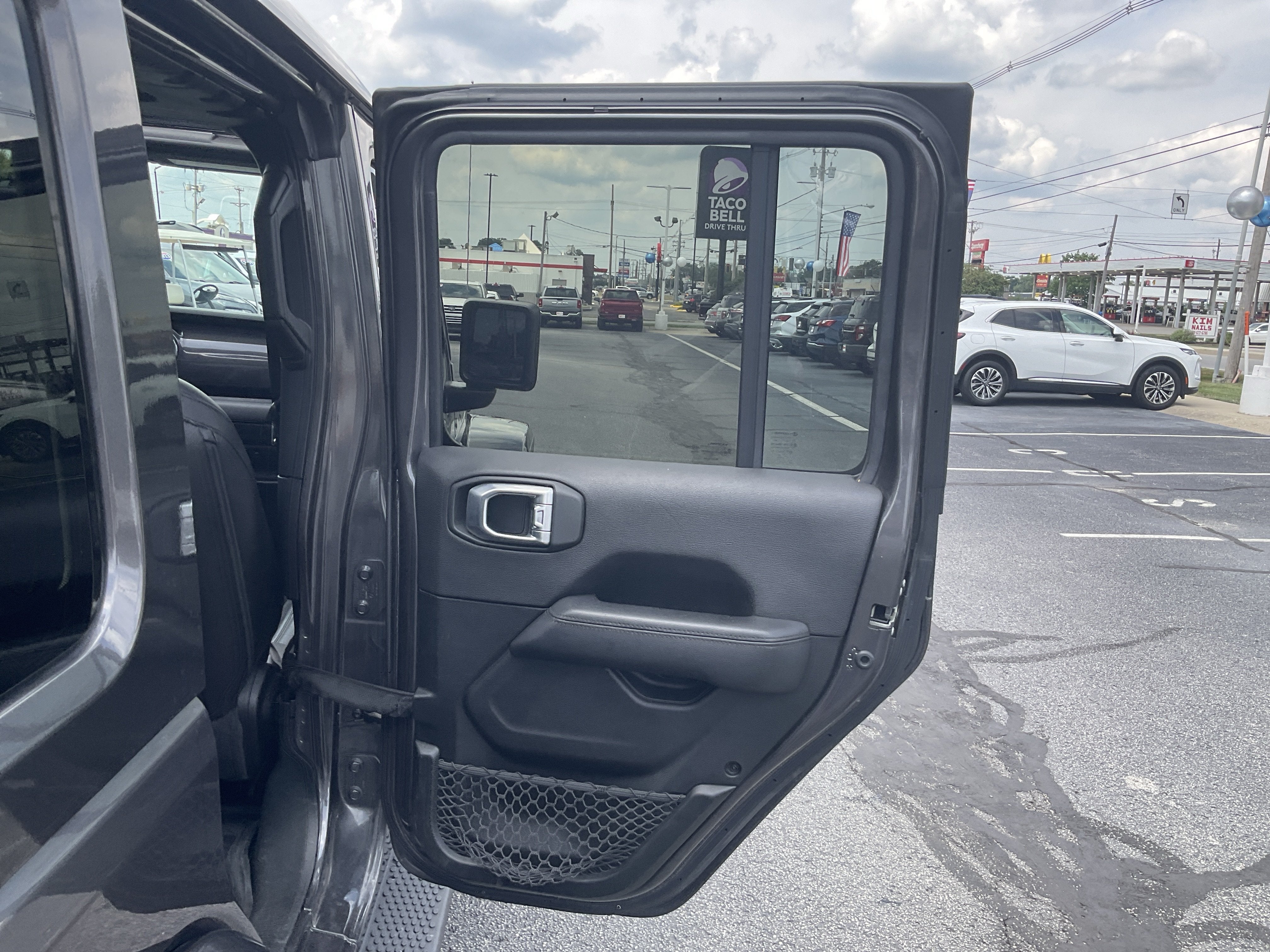 2021 Jeep Wrangler Unlimited Sahara Altitude