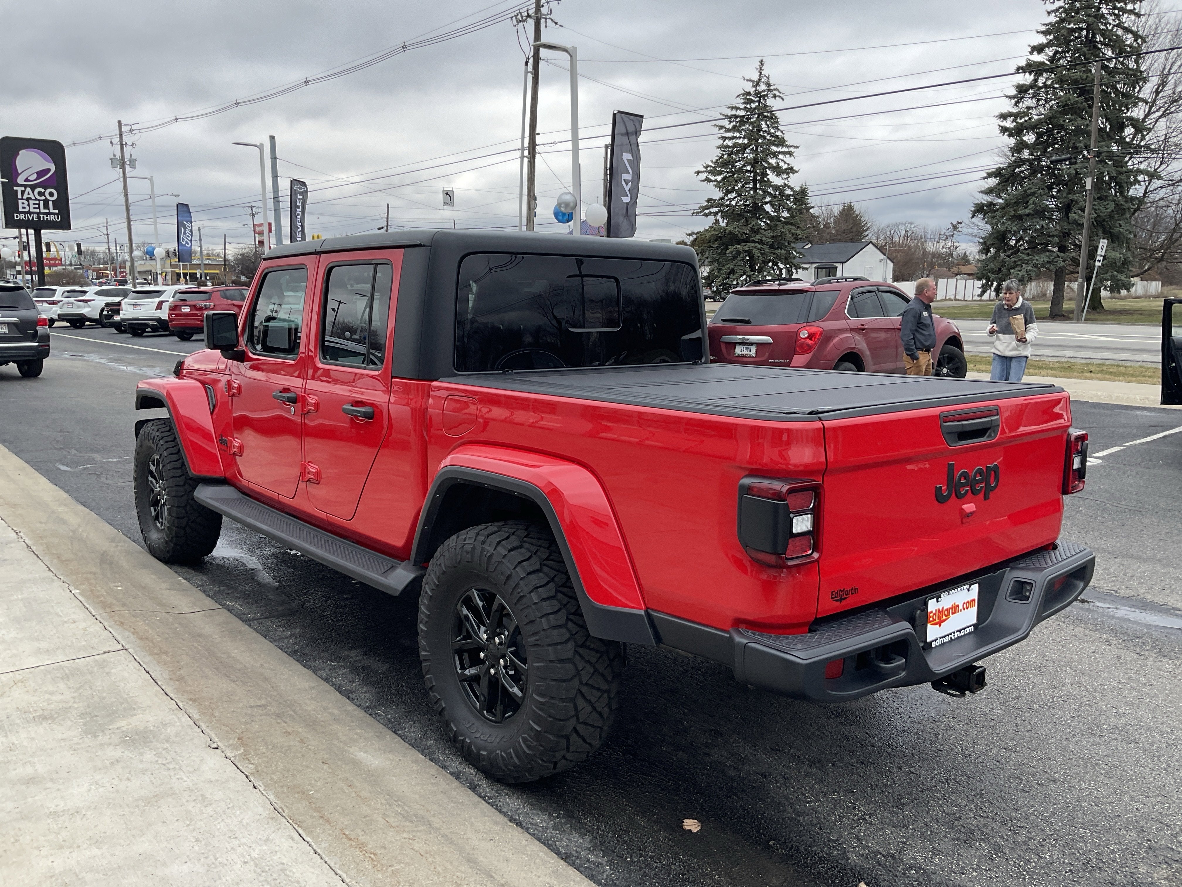 2023 Jeep Gladiator Sport
