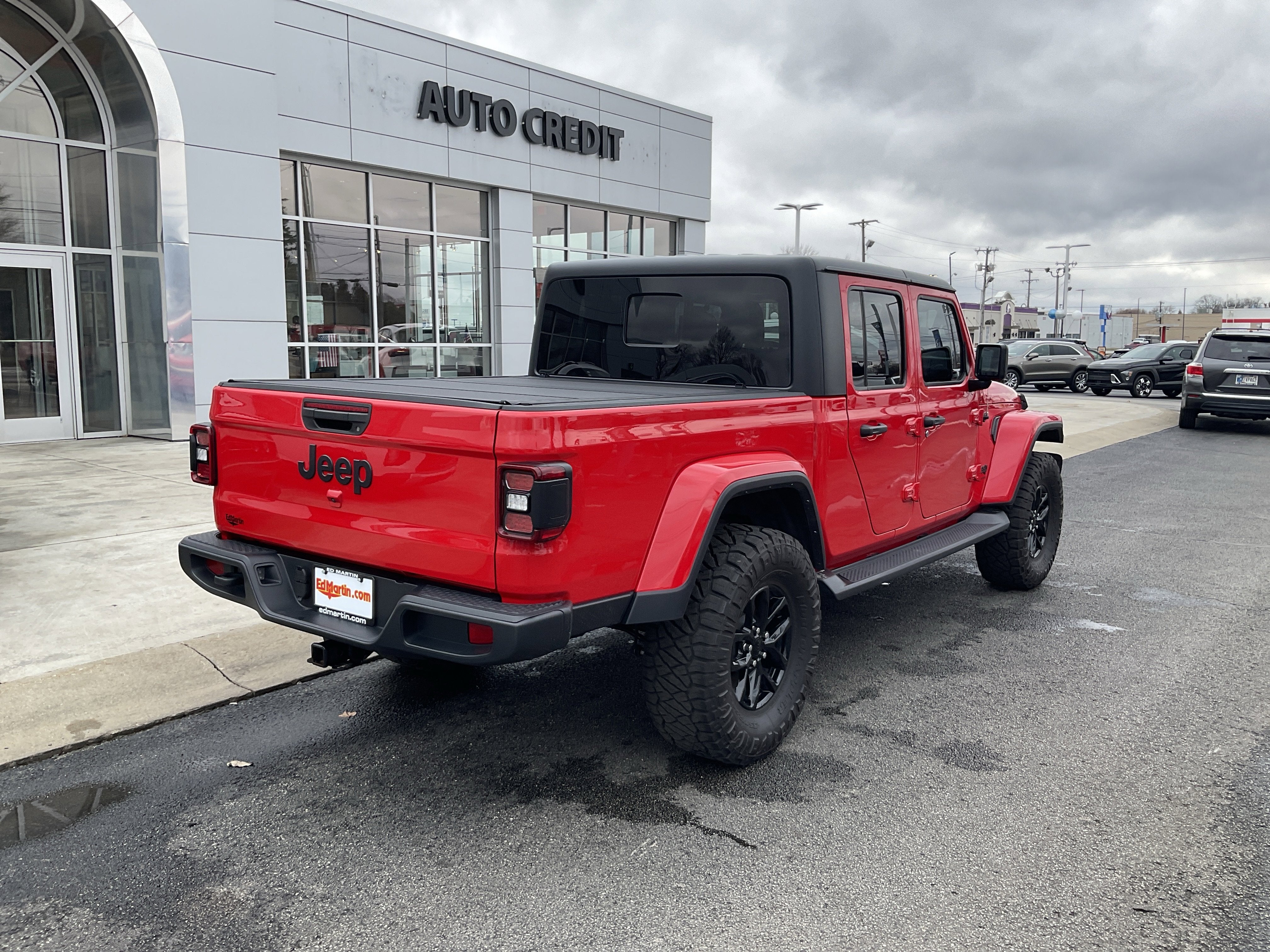 2023 Jeep Gladiator Sport