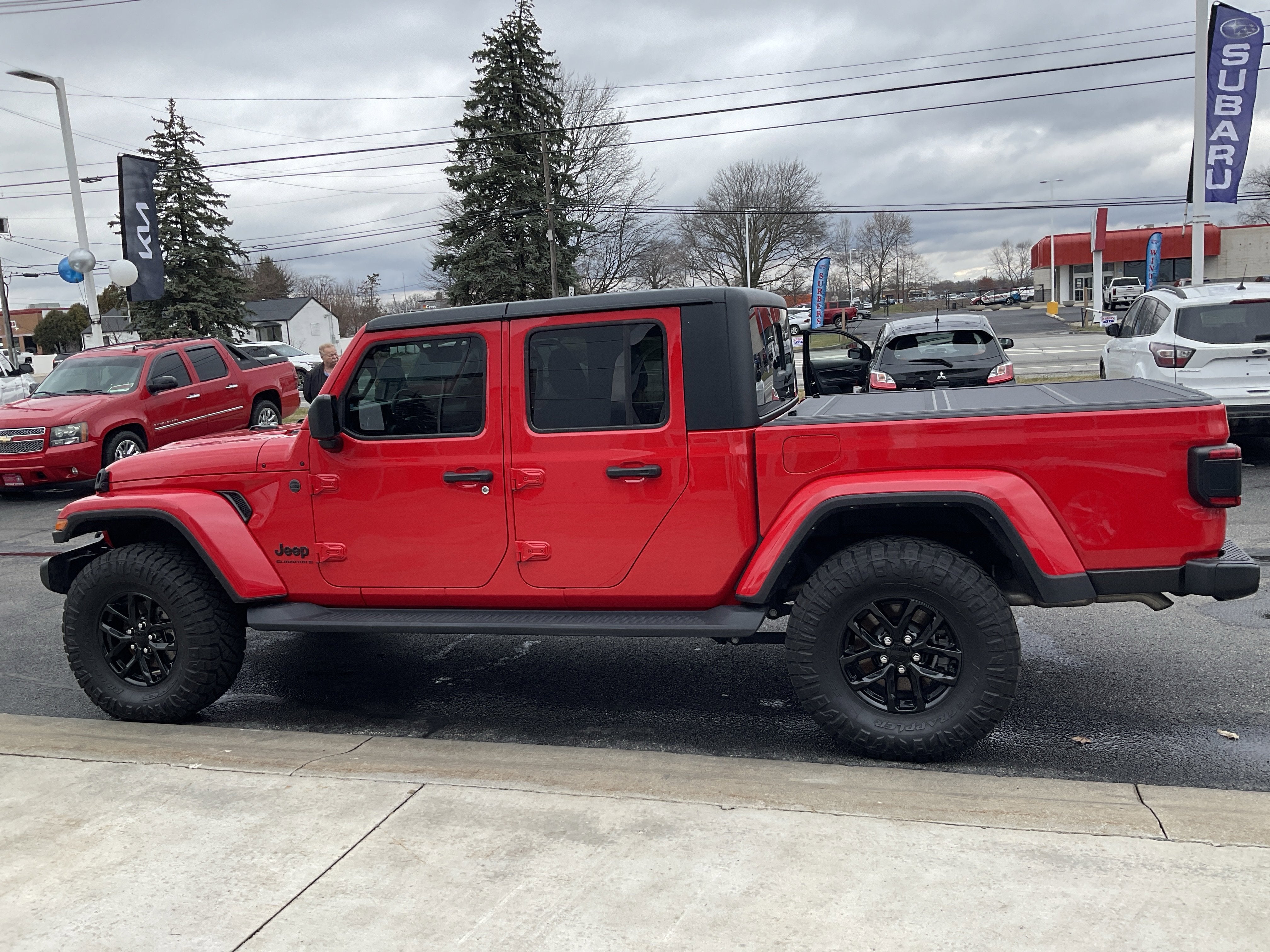 2023 Jeep Gladiator Sport