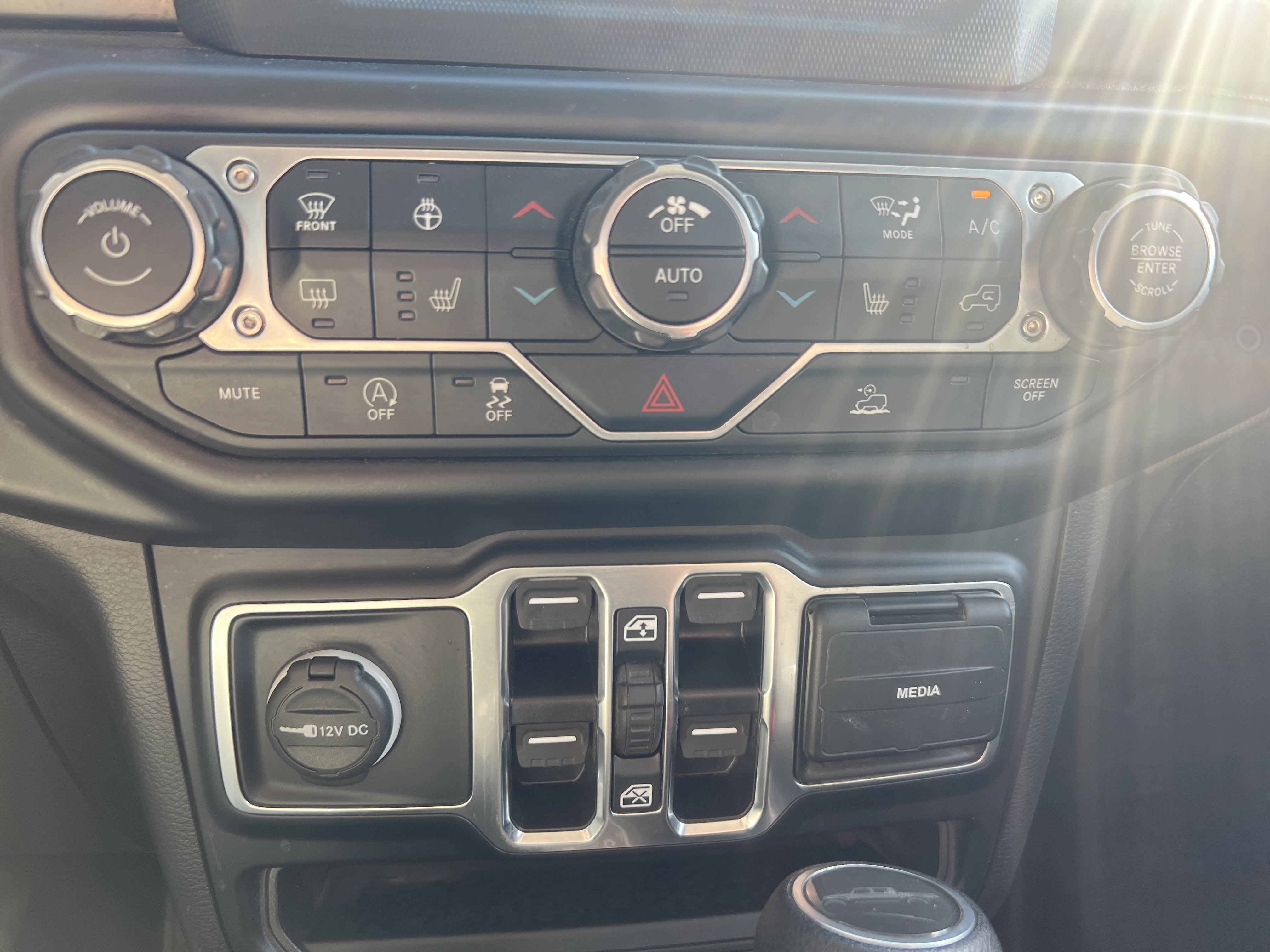 2022 Jeep Gladiator Willys