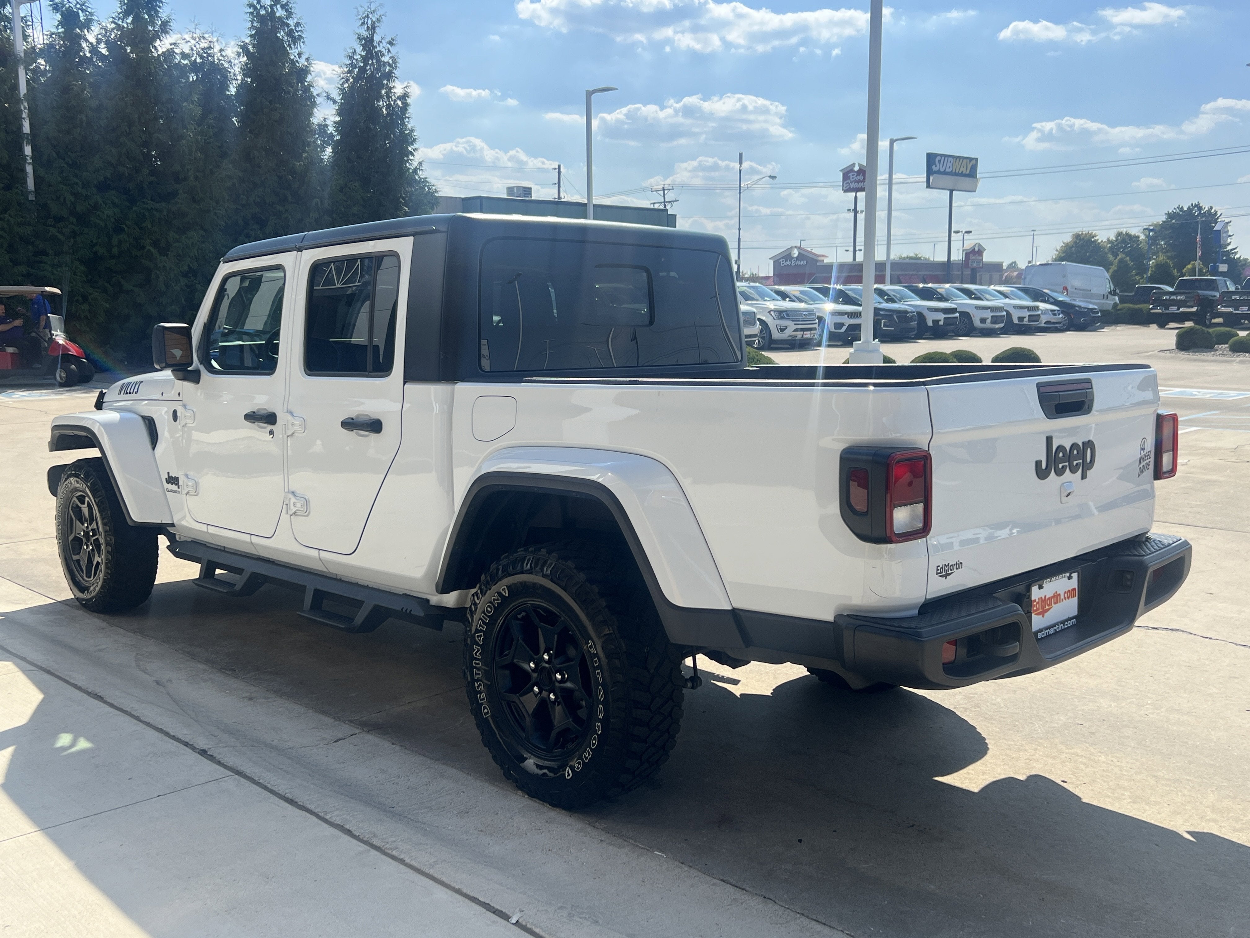 2022 Jeep Gladiator Willys