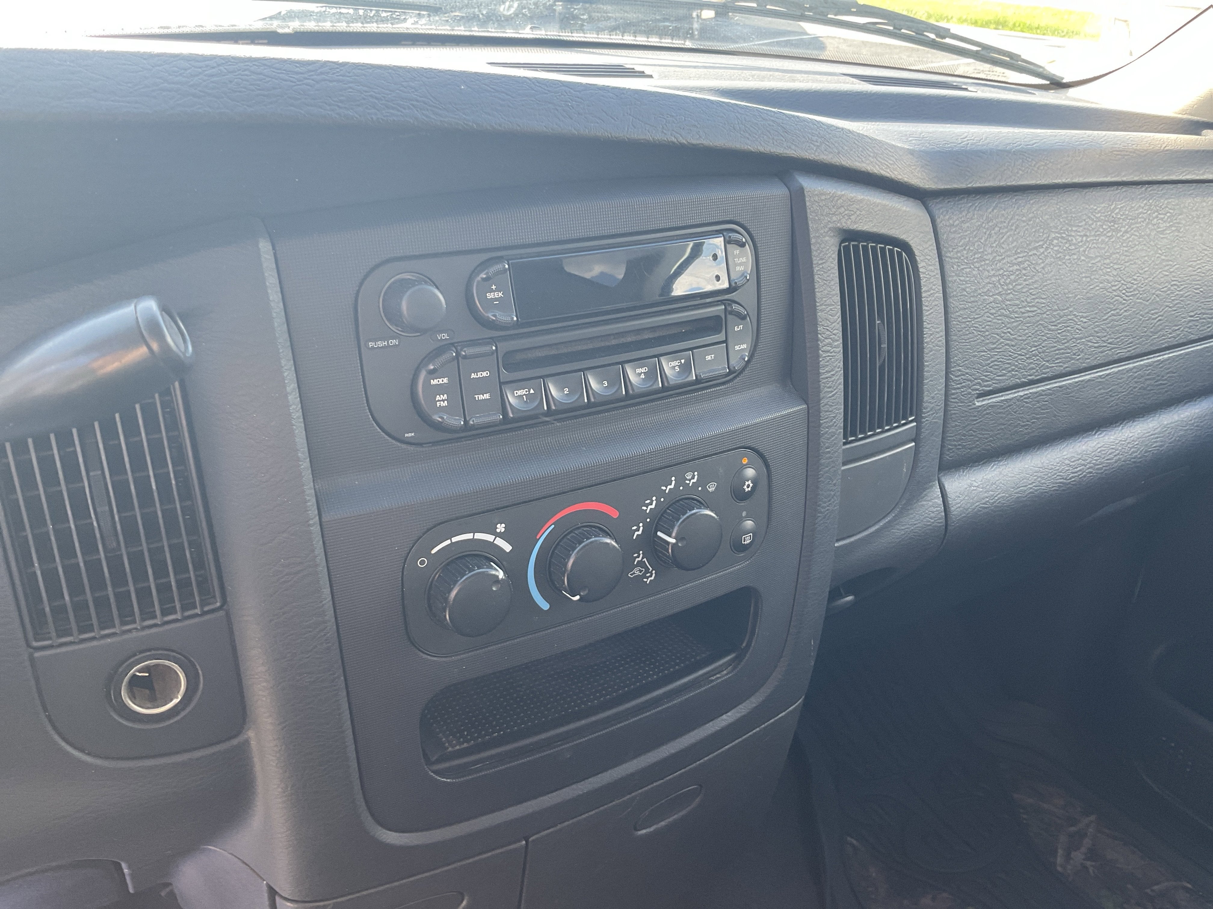 2005 Dodge Ram 1500 SLT