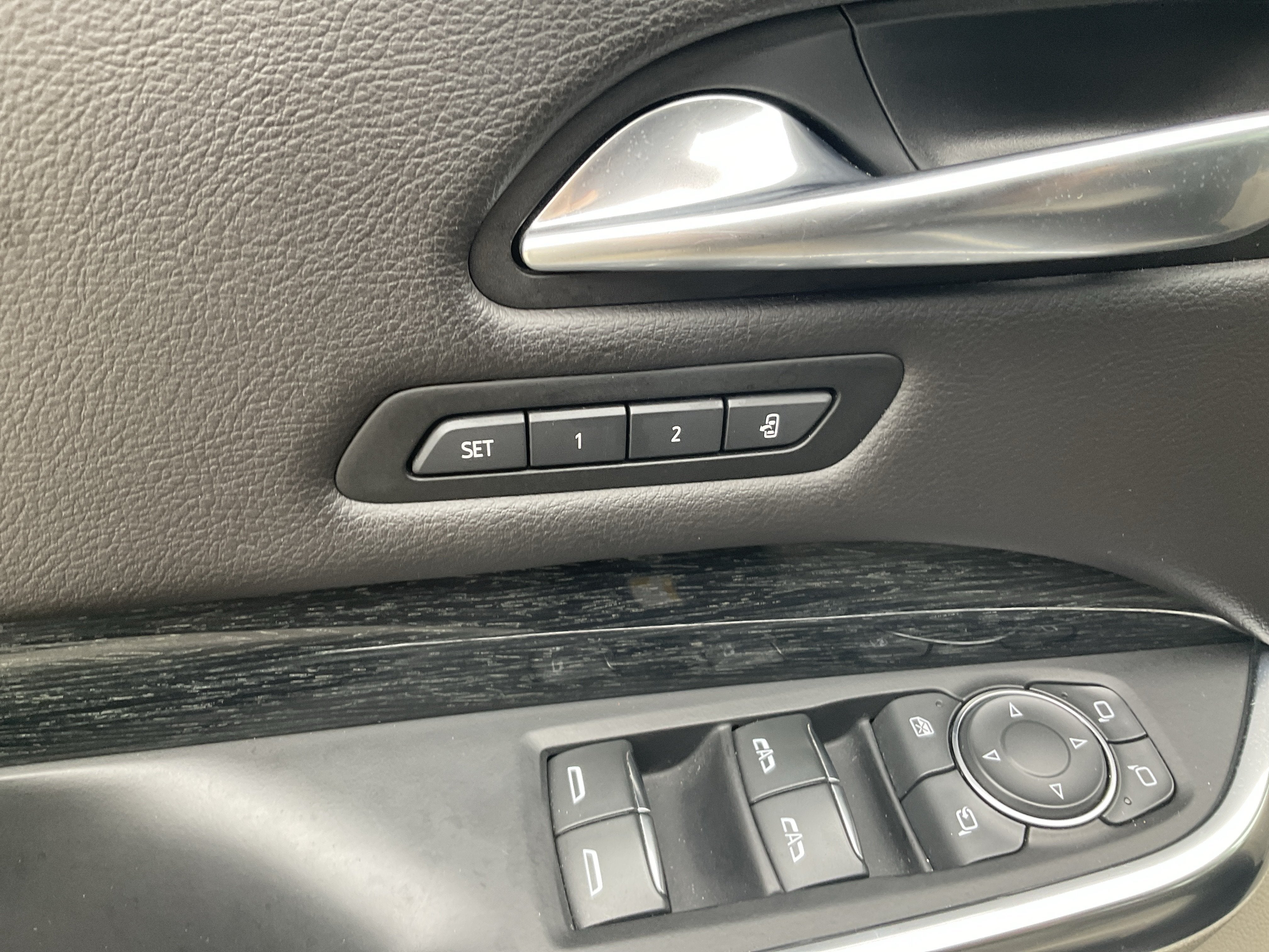 2022 Cadillac XT4 Premium Luxury