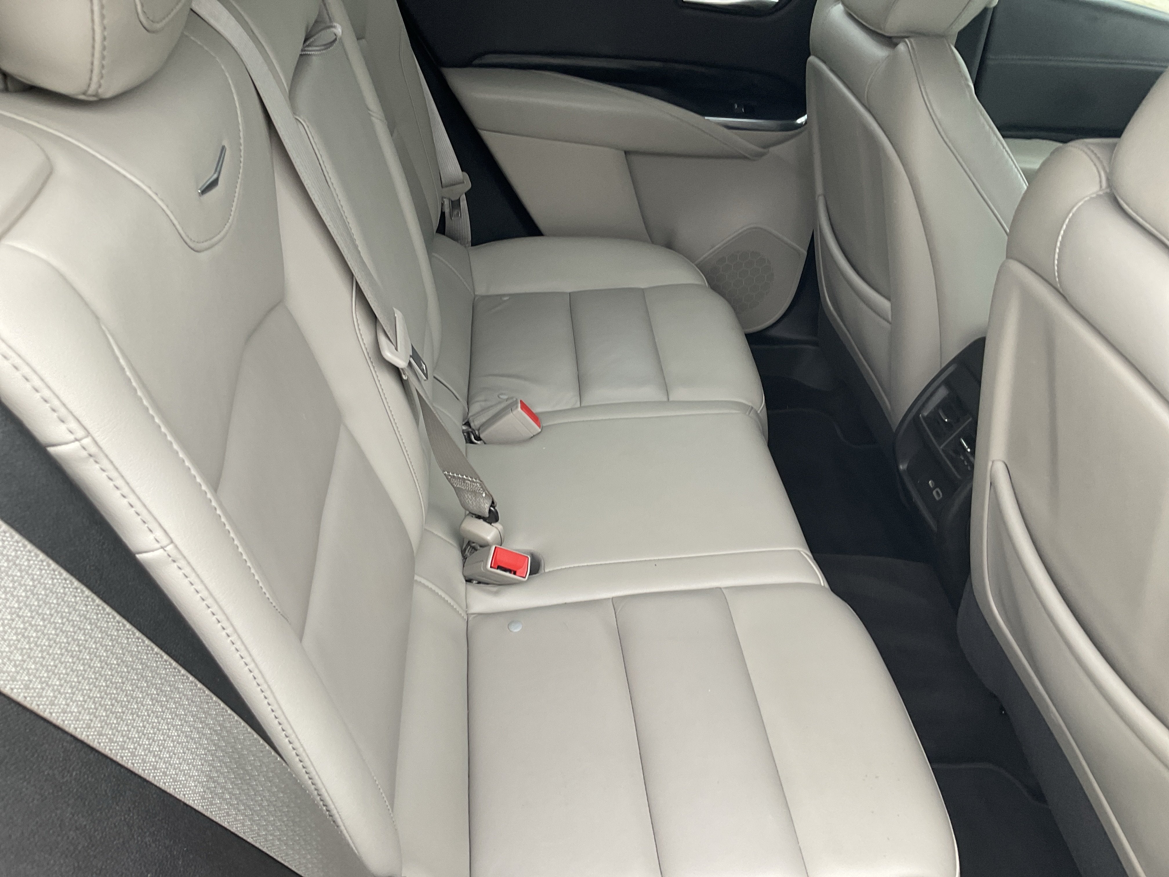 2022 Cadillac XT4 Premium Luxury