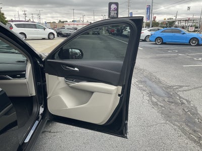 2022 Cadillac XT4 Premium Luxury