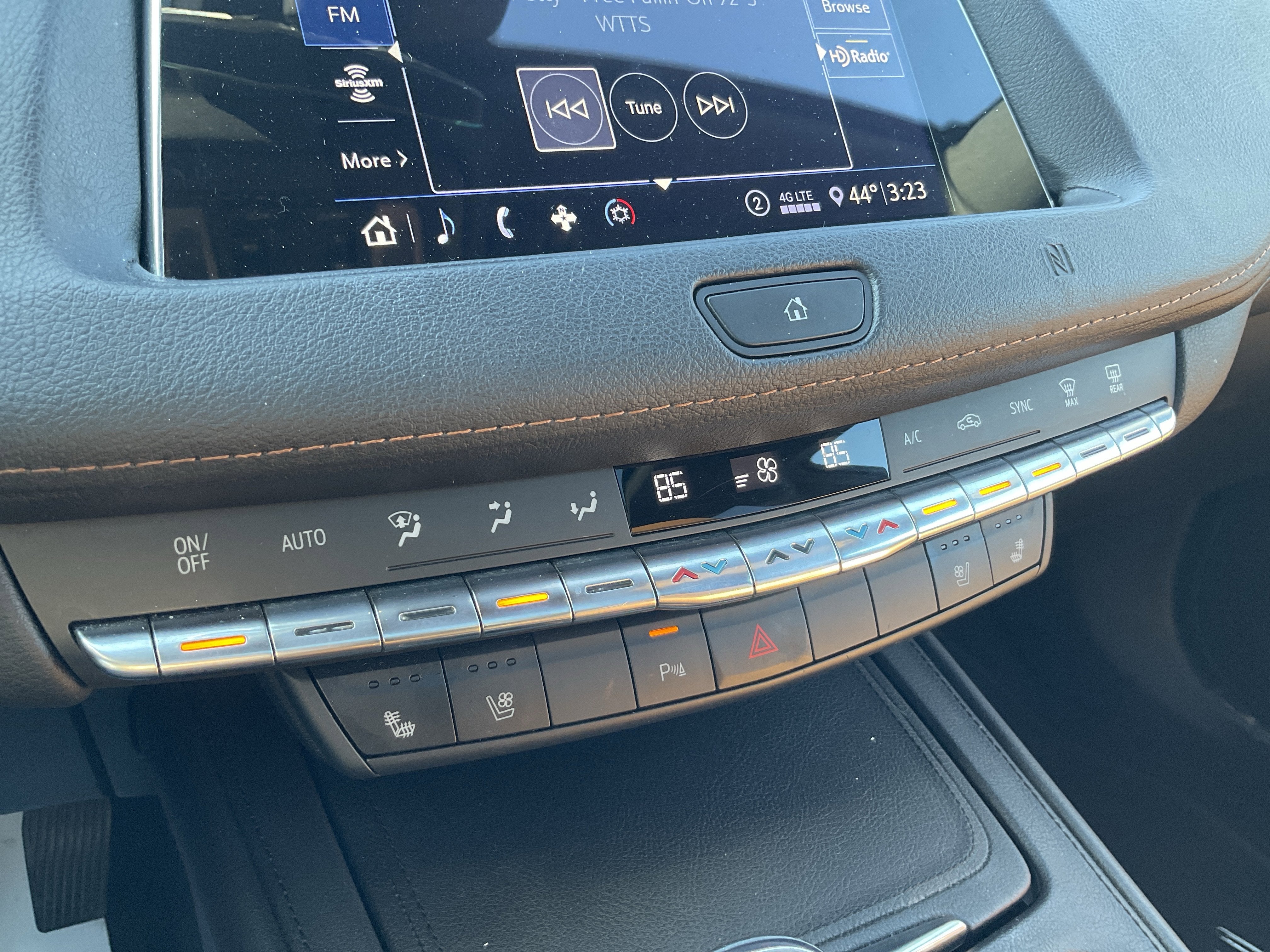 2020 Cadillac XT4 Premium Luxury