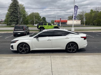 2023 Nissan Altima 2.5 SR