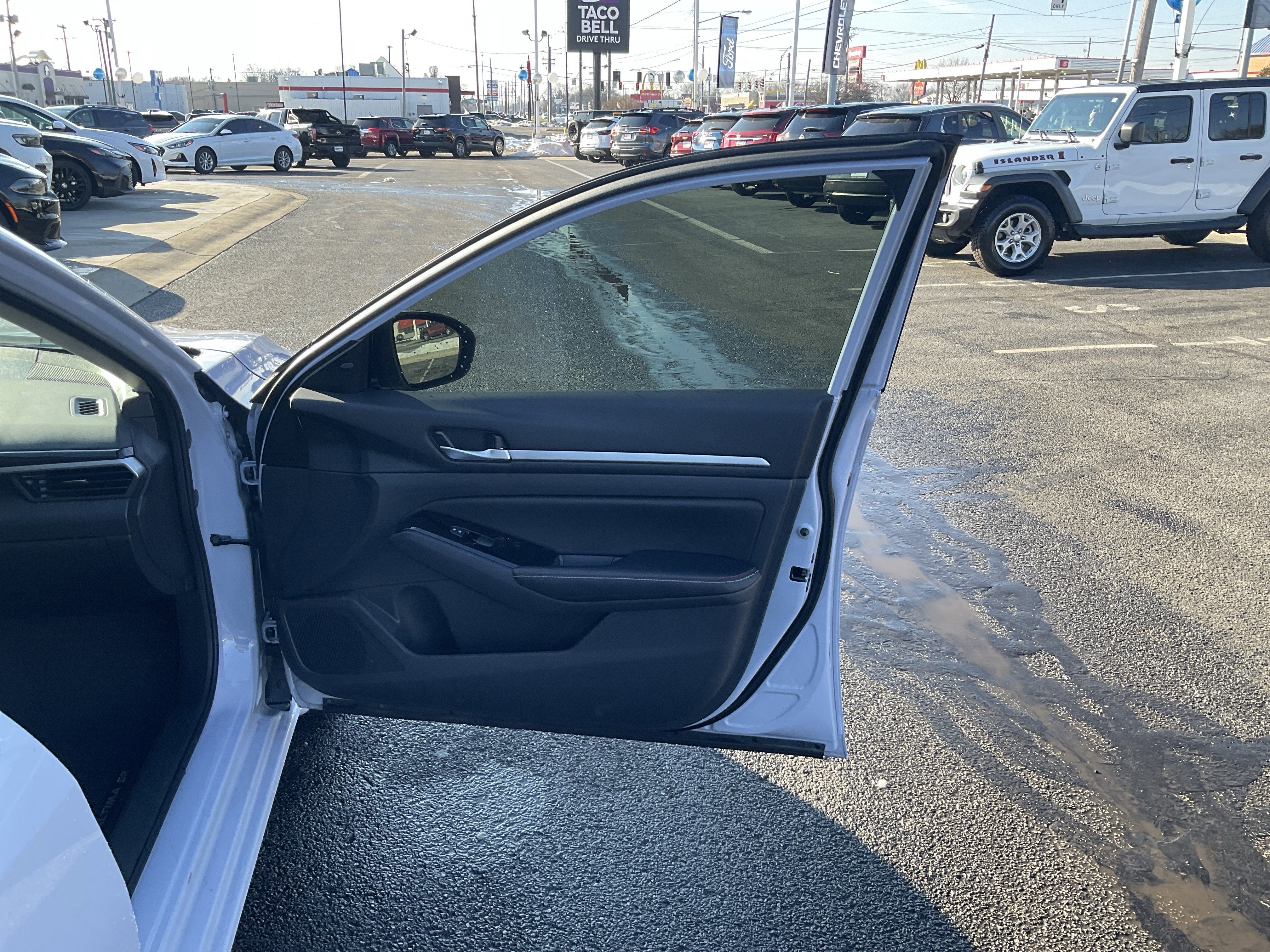 2025 Nissan Altima 2.5 SR