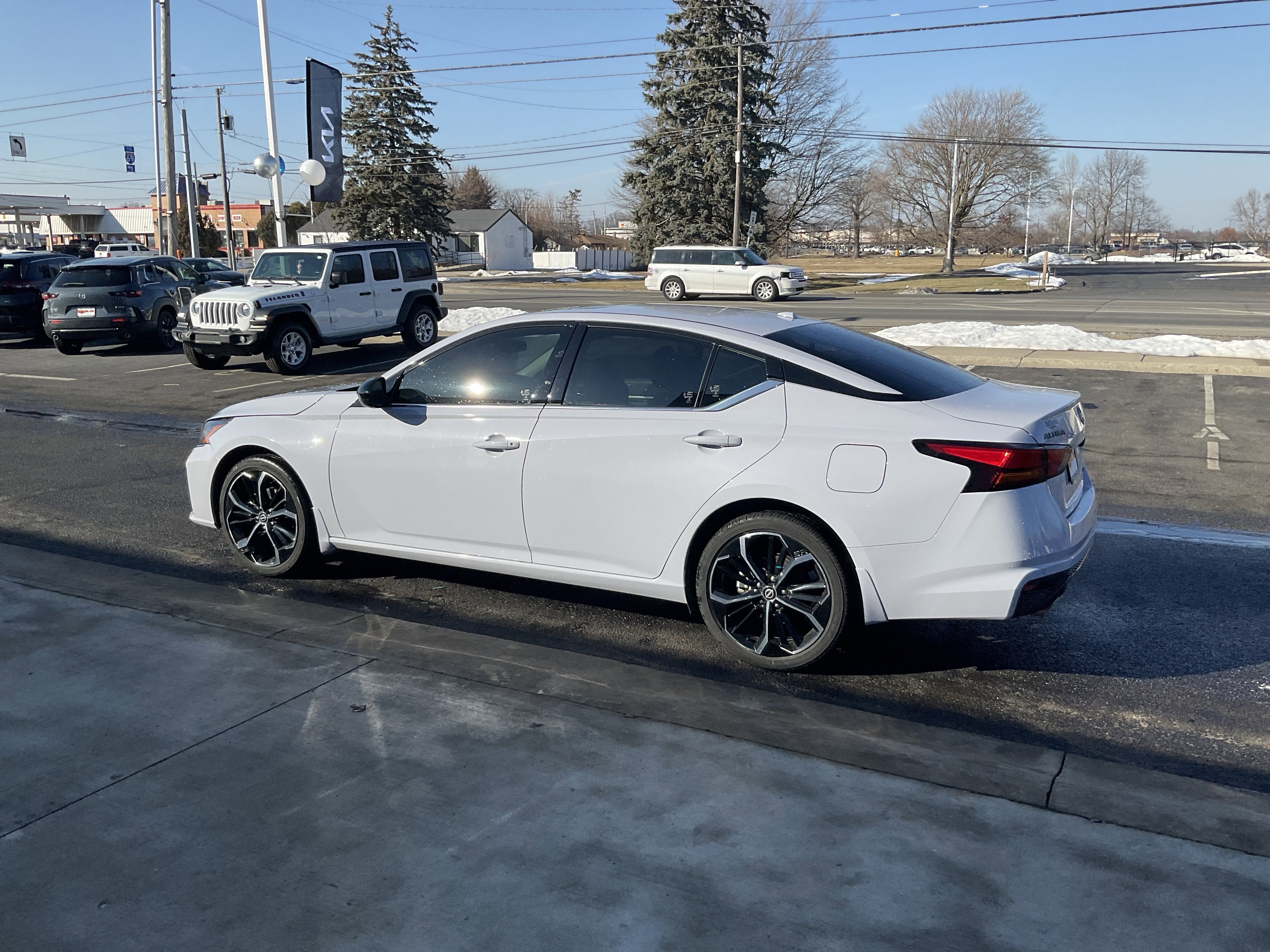 2025 Nissan Altima 2.5 SR