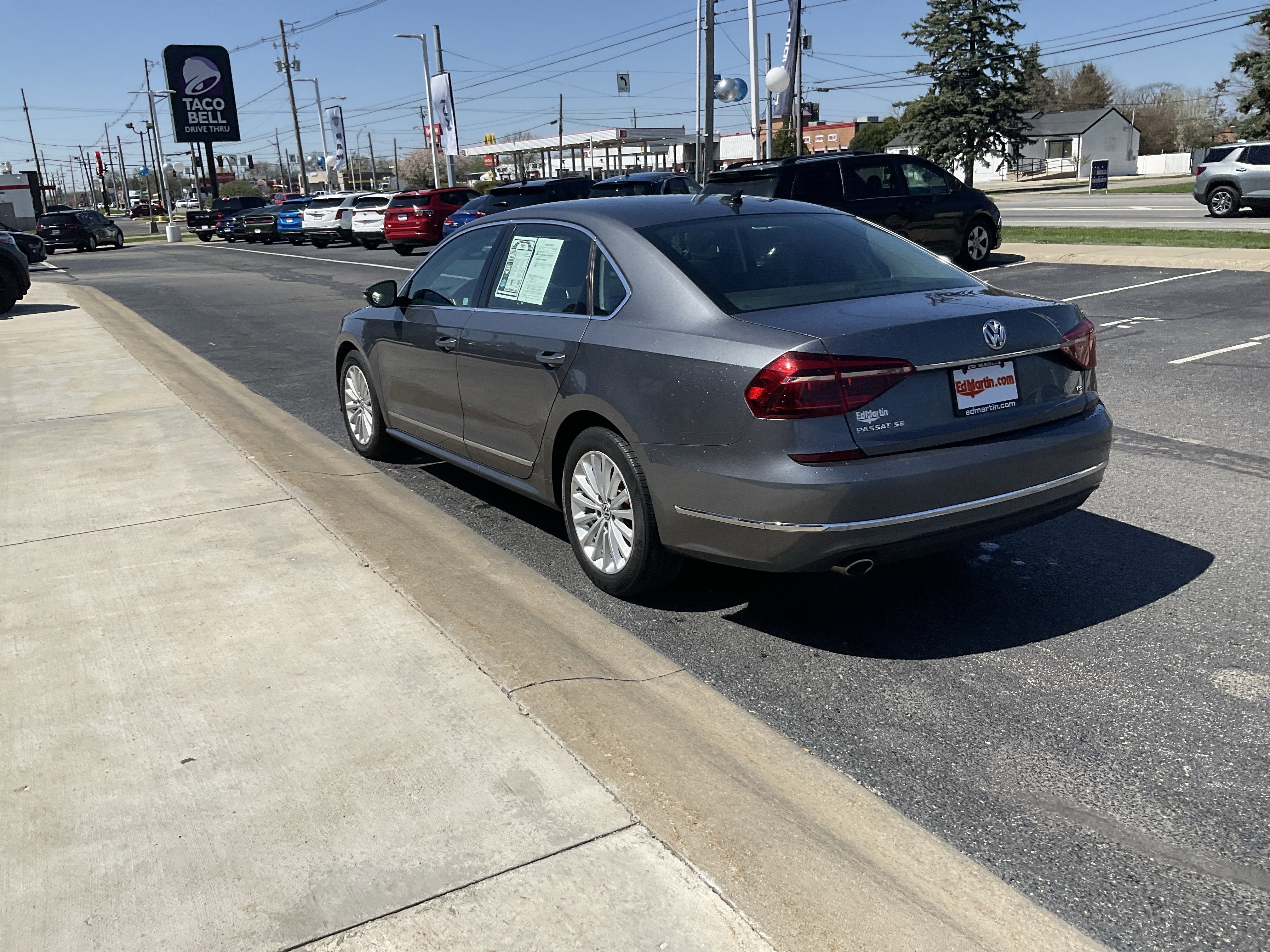 2017 Volkswagen Passat 1.8T SE