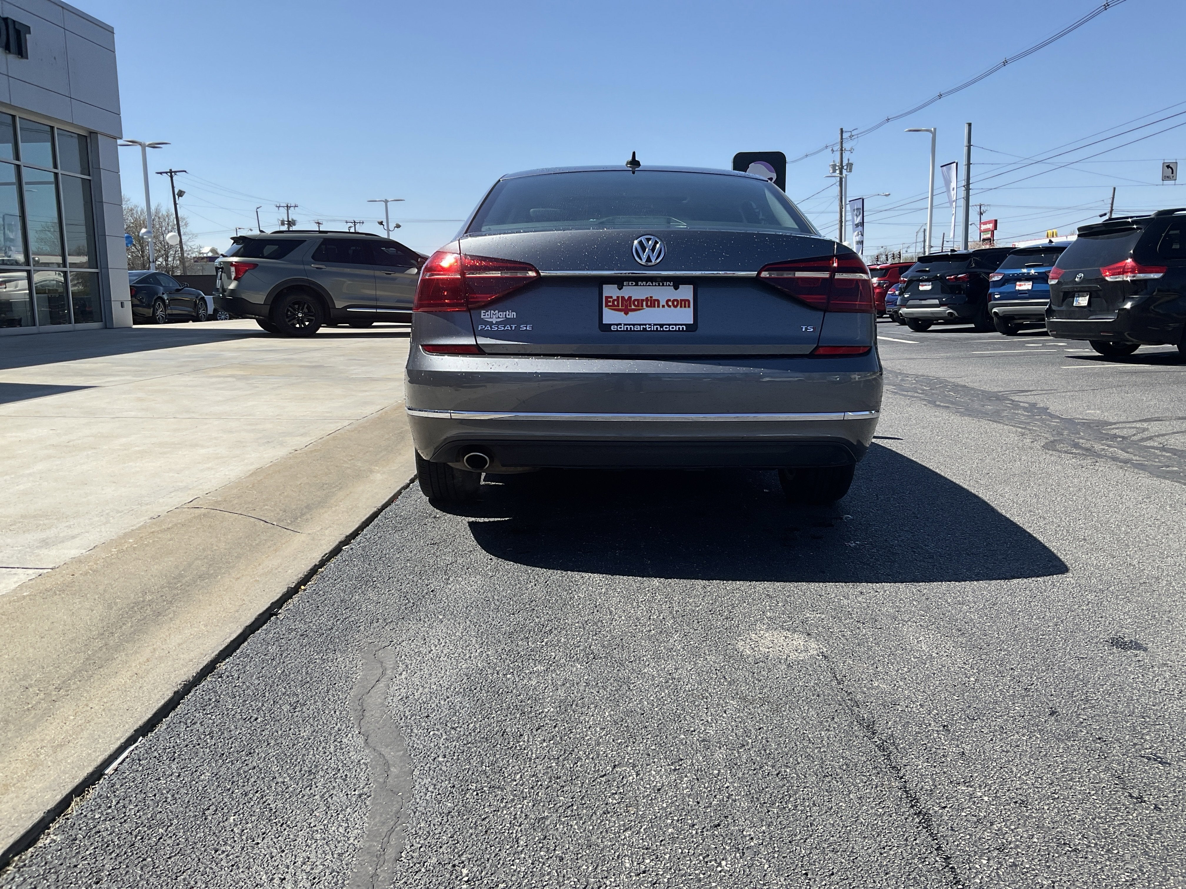 2017 Volkswagen Passat 1.8T SE