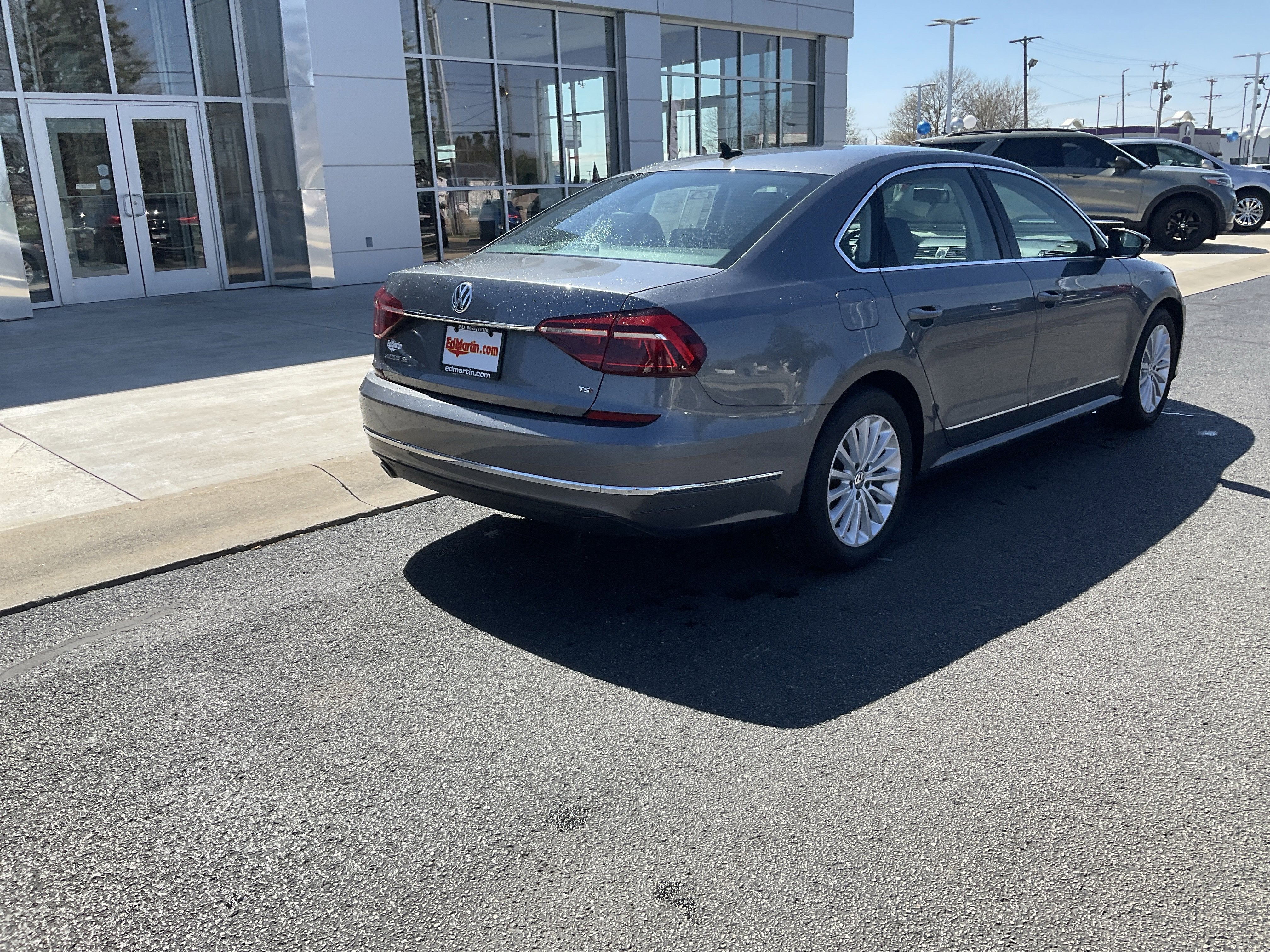 2017 Volkswagen Passat 1.8T SE