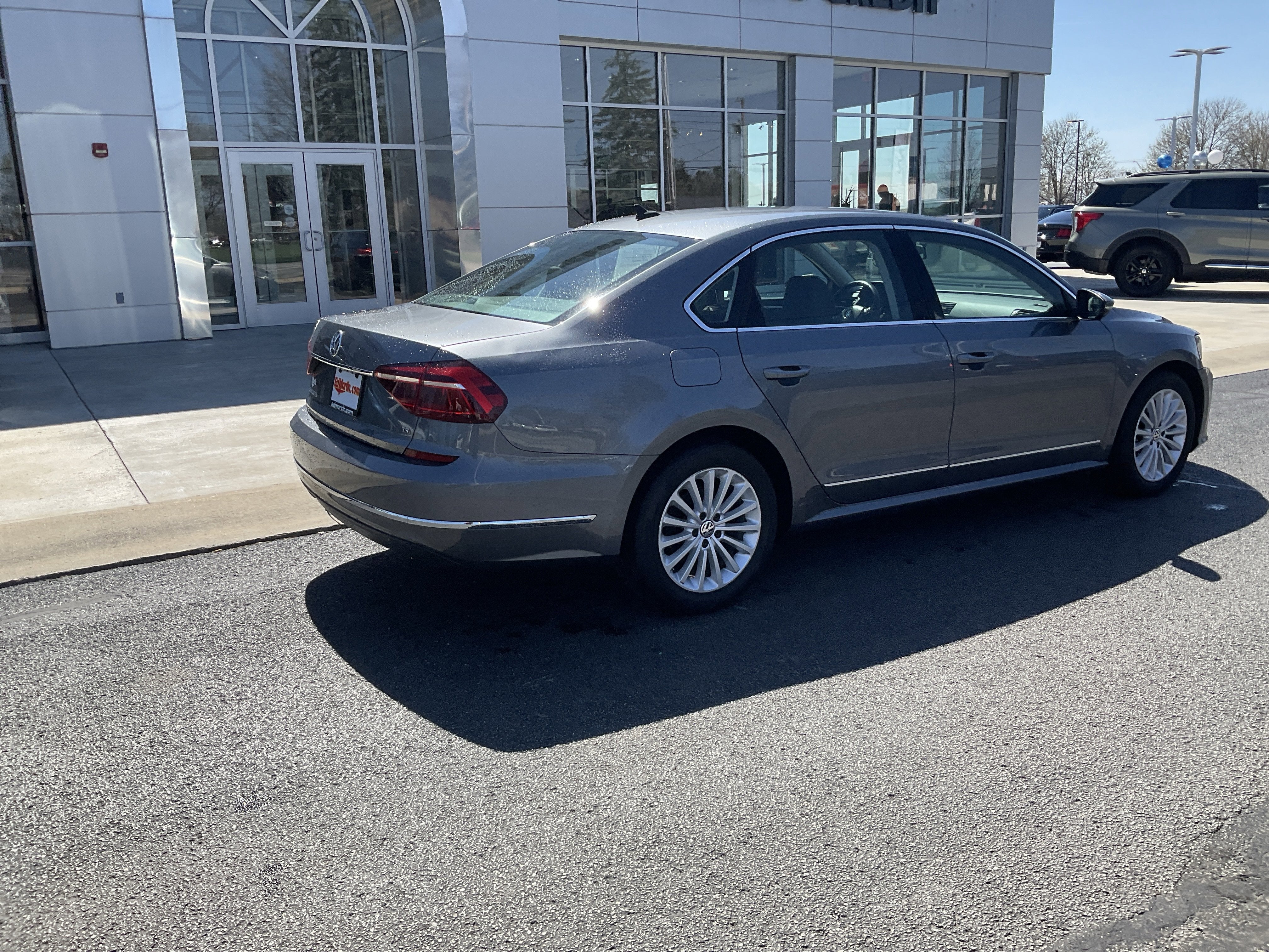 2017 Volkswagen Passat 1.8T SE