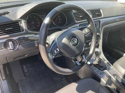 2017 Volkswagen Passat 1.8T SE