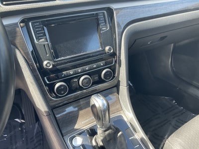 2017 Volkswagen Passat 1.8T SE