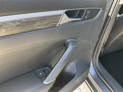 2017 Volkswagen Passat 1.8T SE