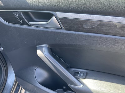 2017 Volkswagen Passat 1.8T SE