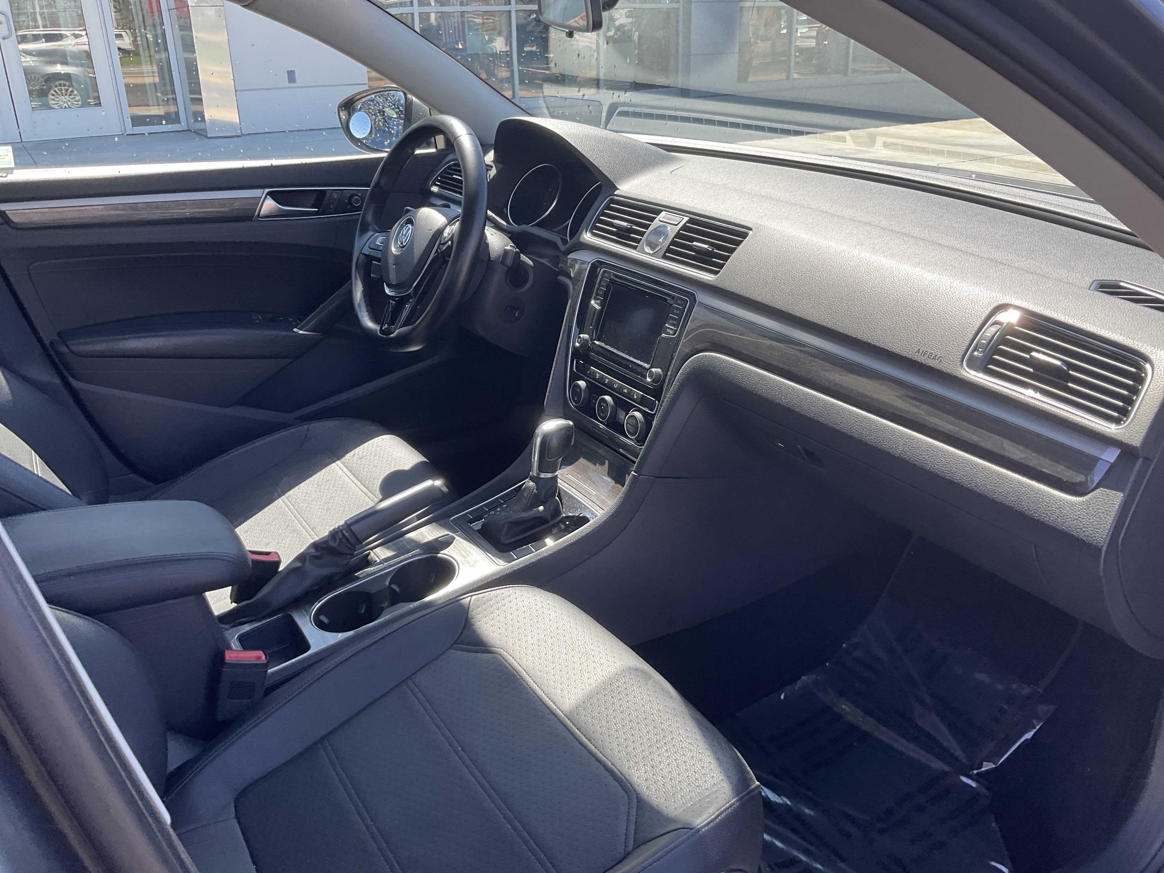 2017 Volkswagen Passat 1.8T SE