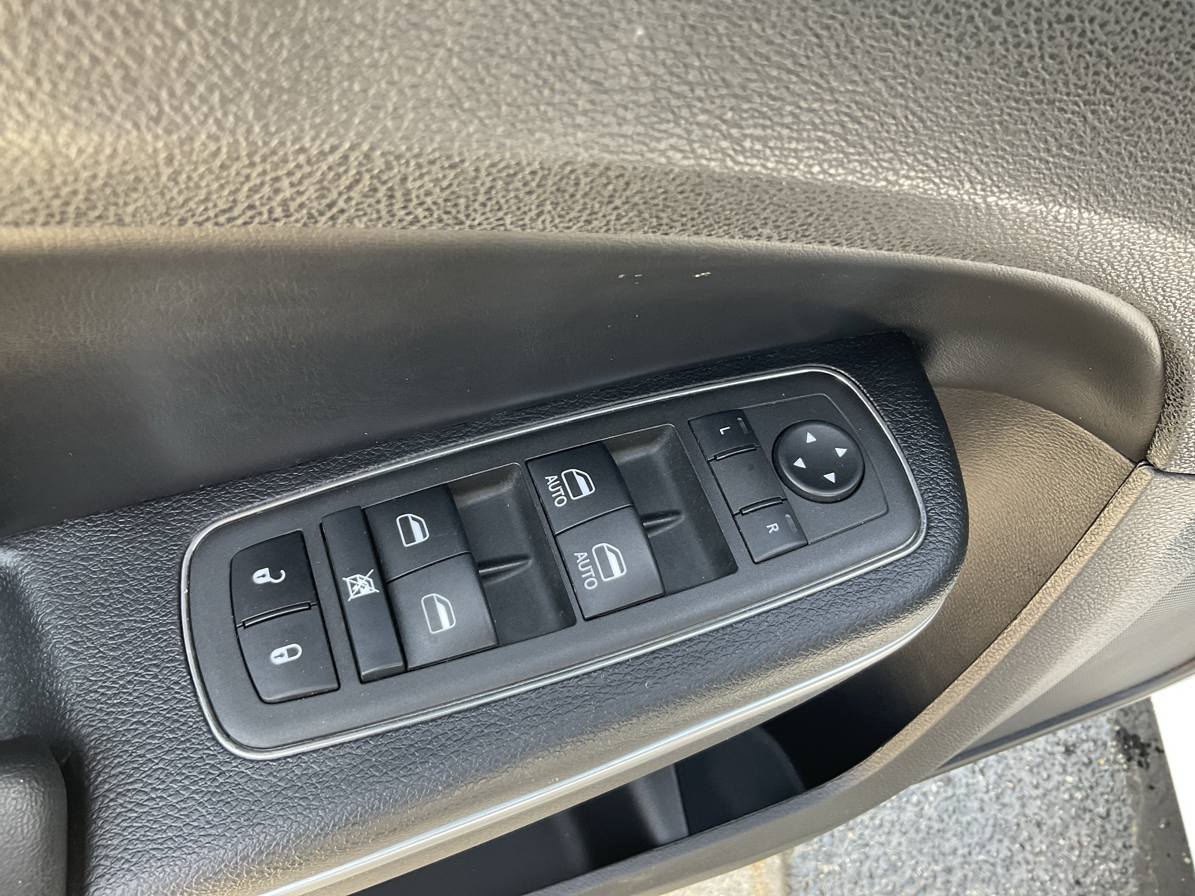 2022 Chrysler 300 S
