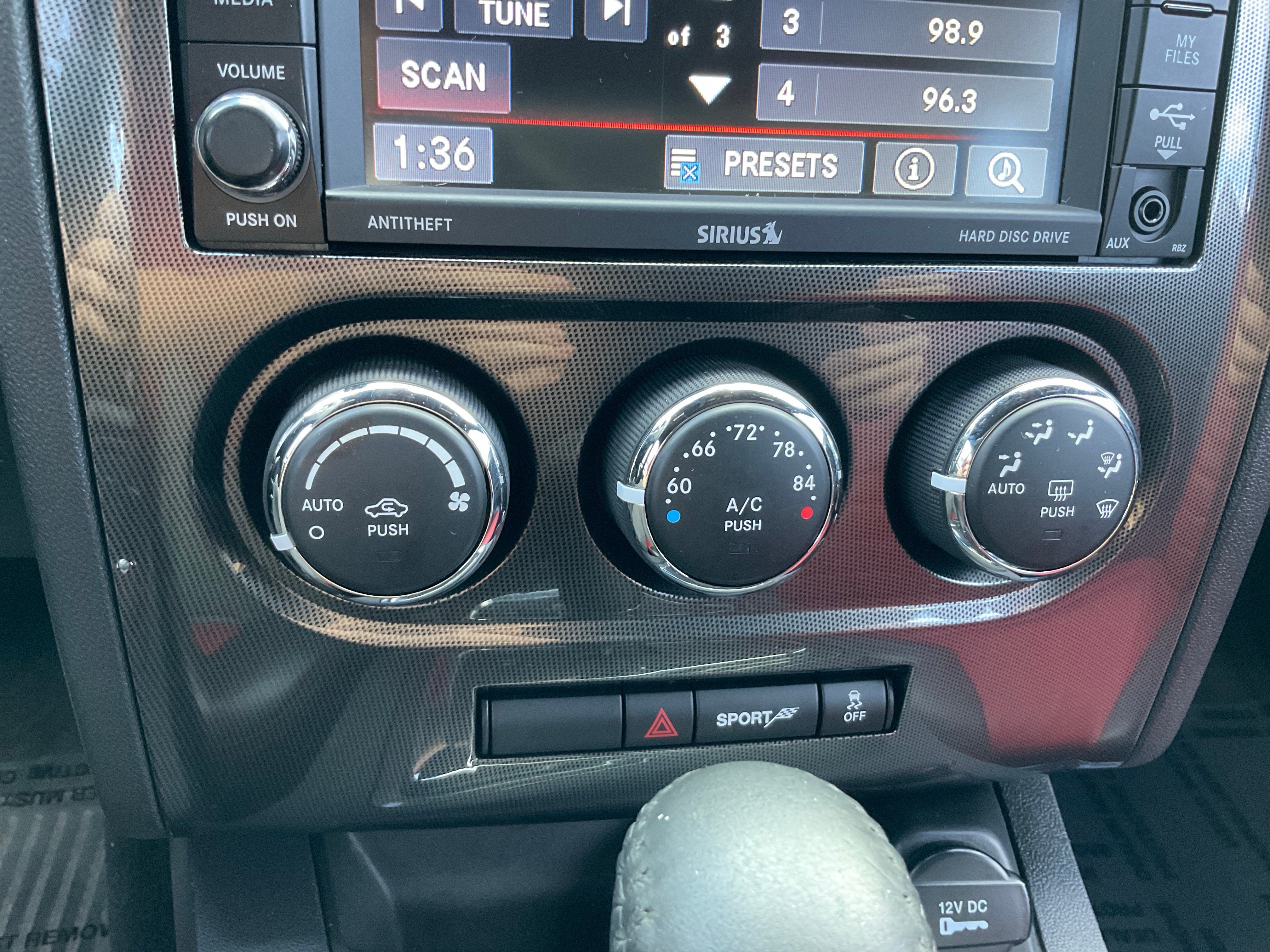 2014 Dodge Challenger SXT