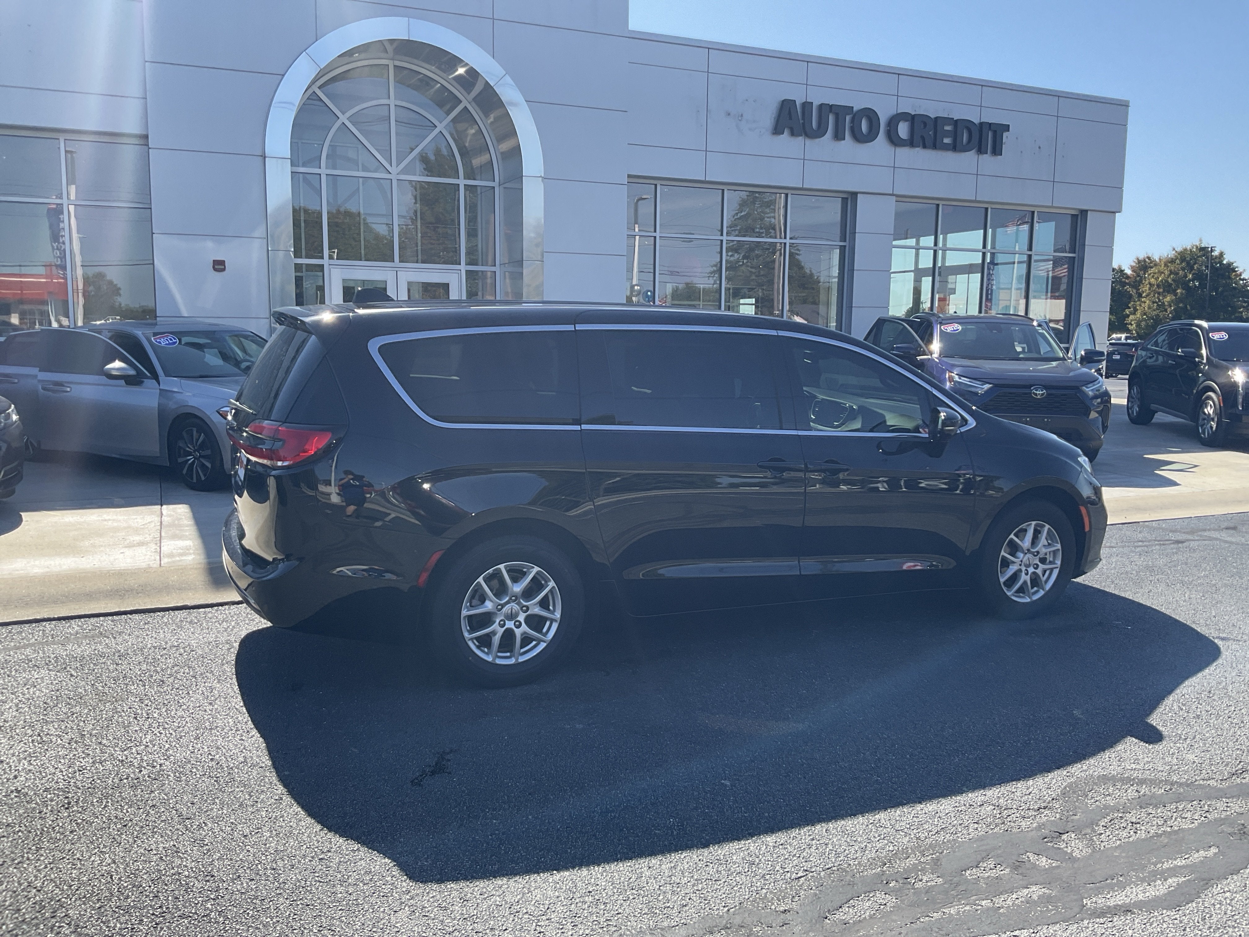 2025 Chrysler Pacifica Select