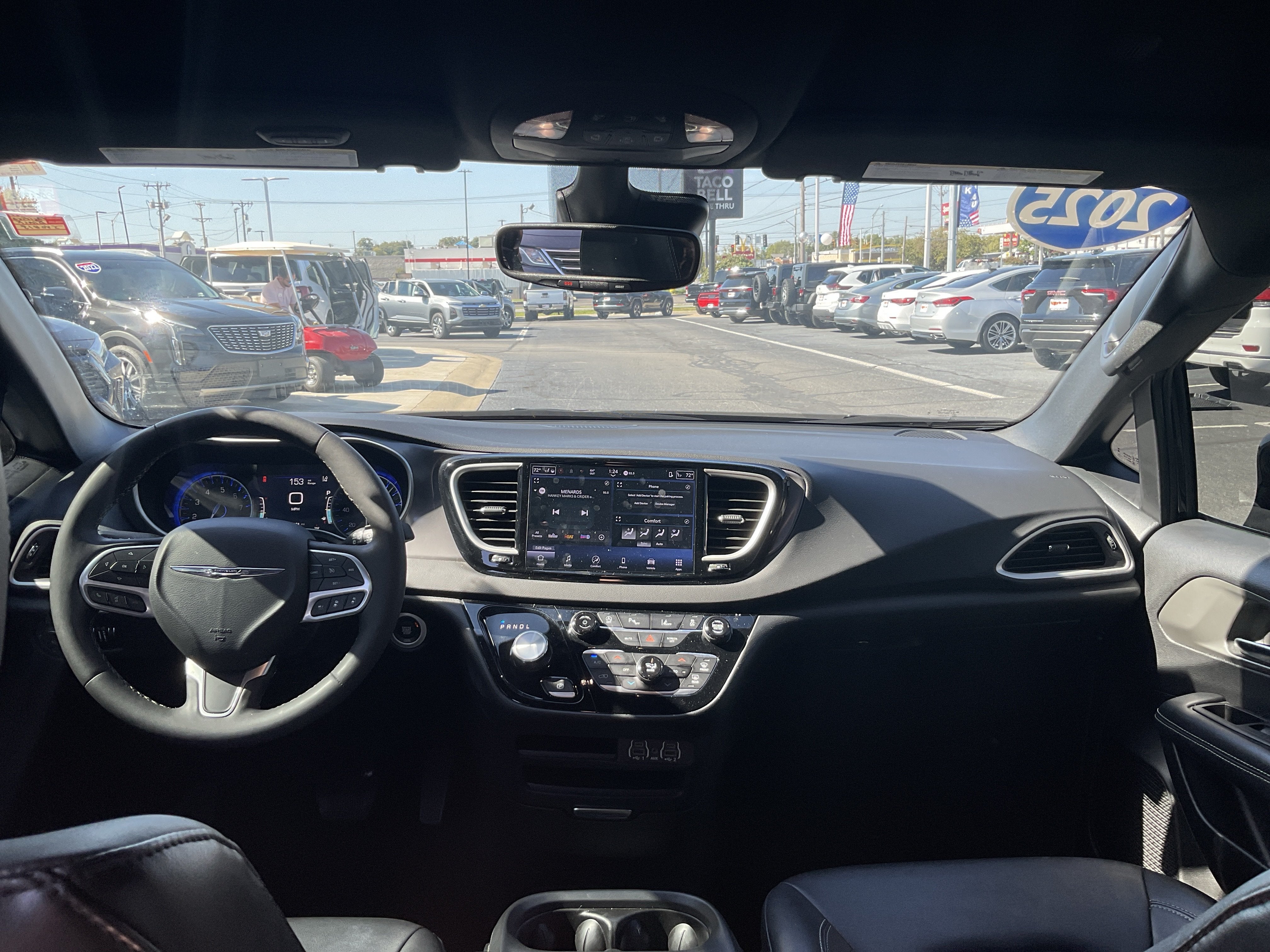 2025 Chrysler Pacifica Select