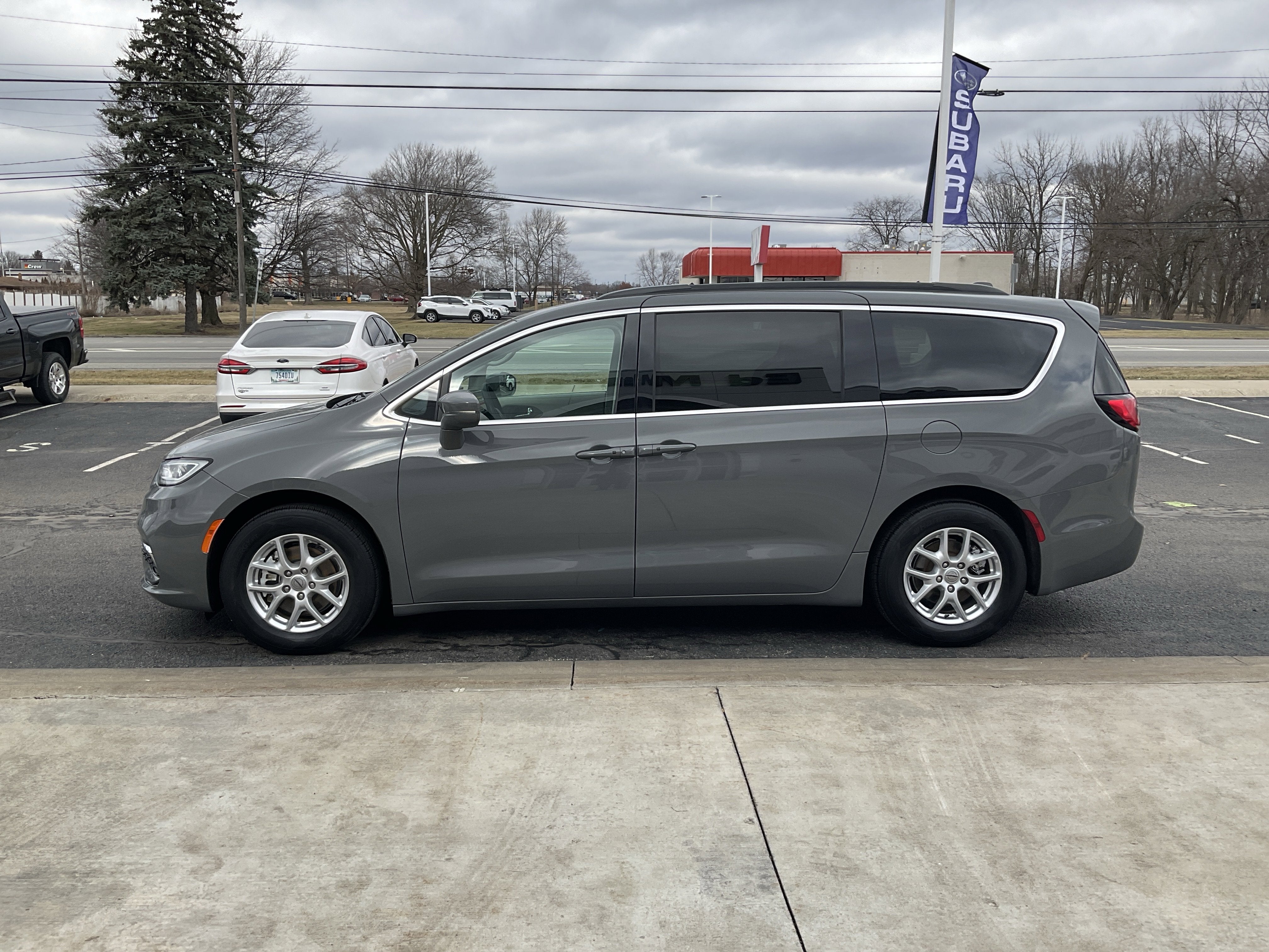 2022 Chrysler Pacifica Touring L