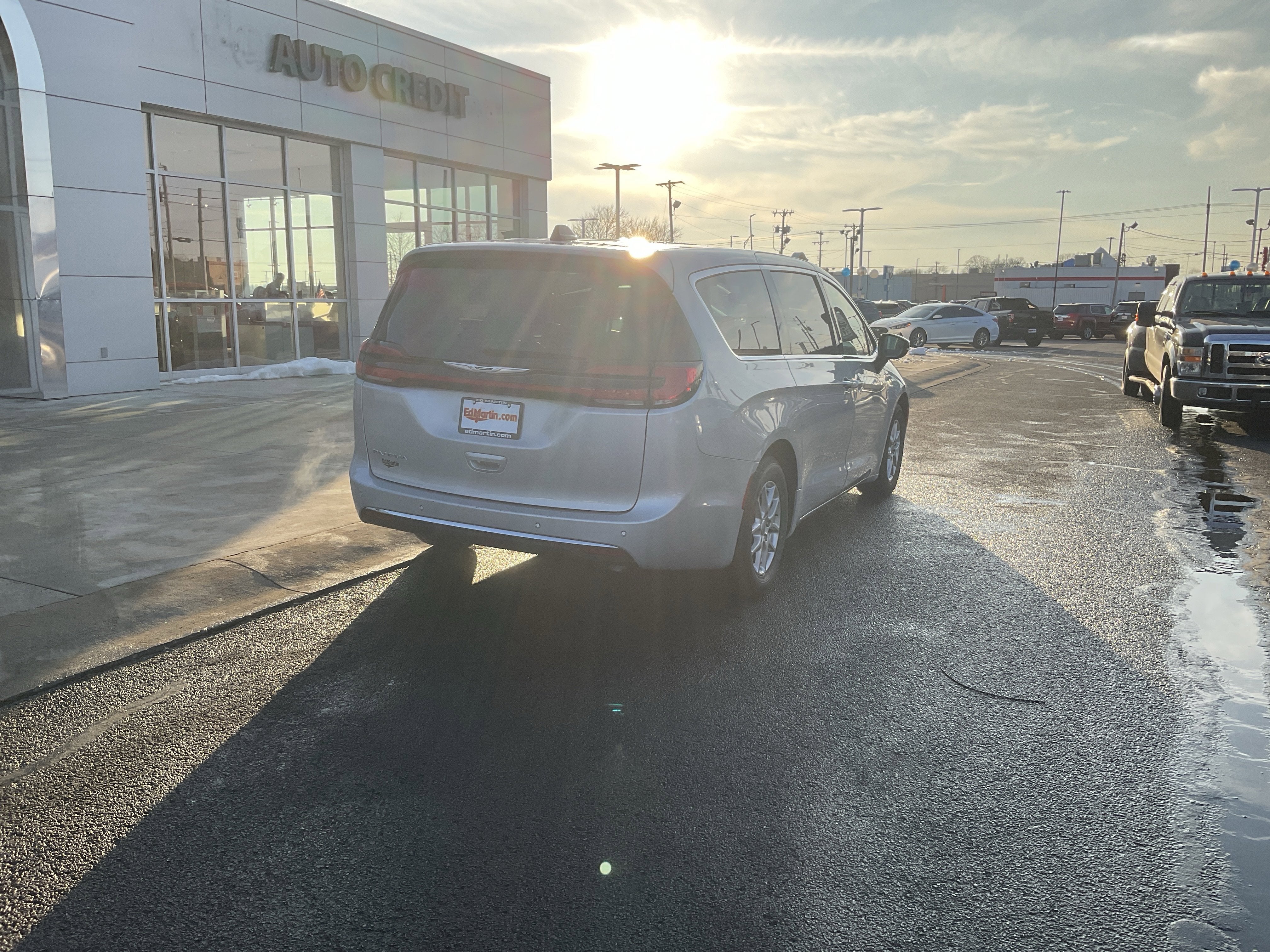 2024 Chrysler Pacifica Touring L