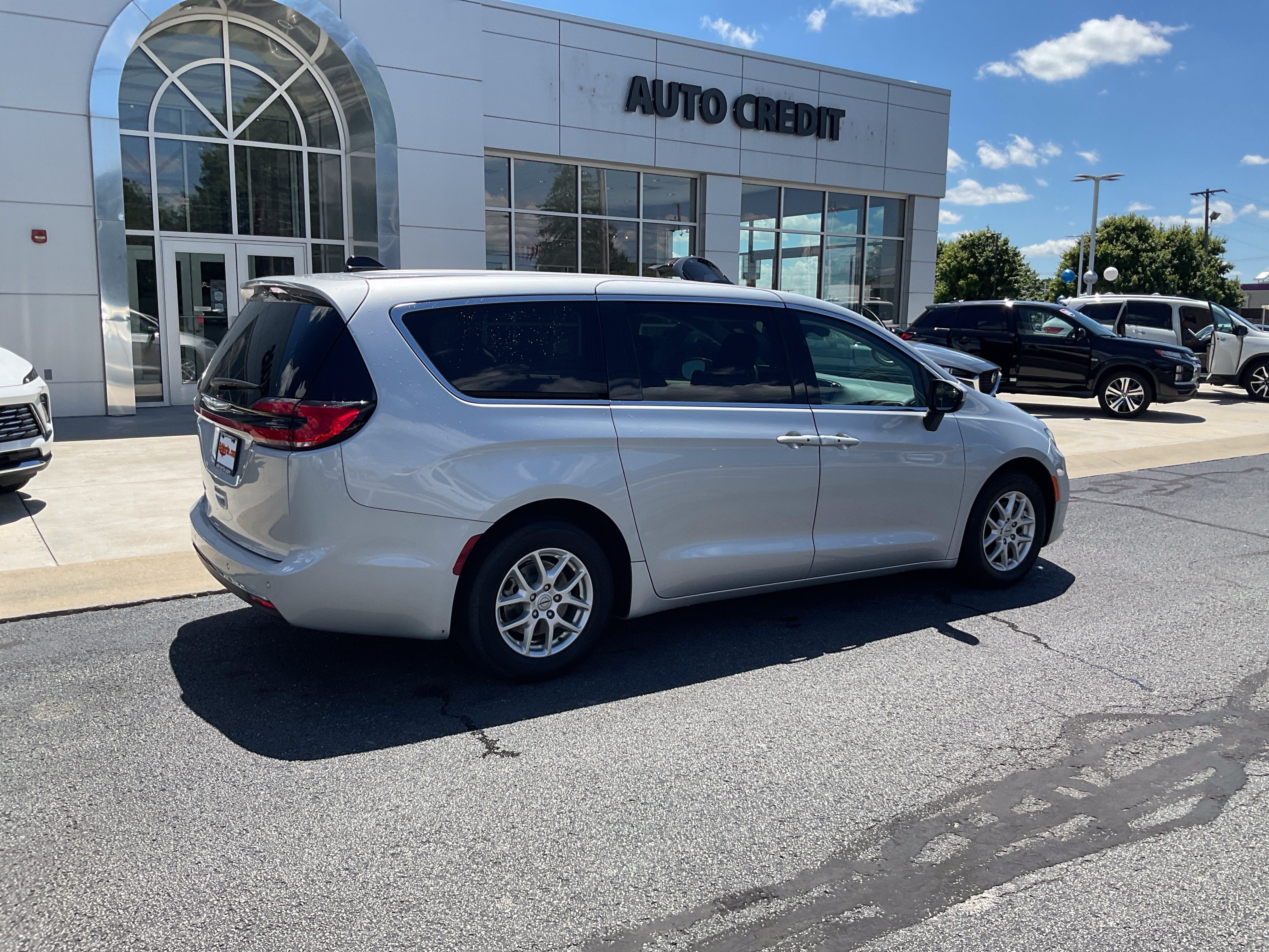 2023 Chrysler Pacifica Touring L