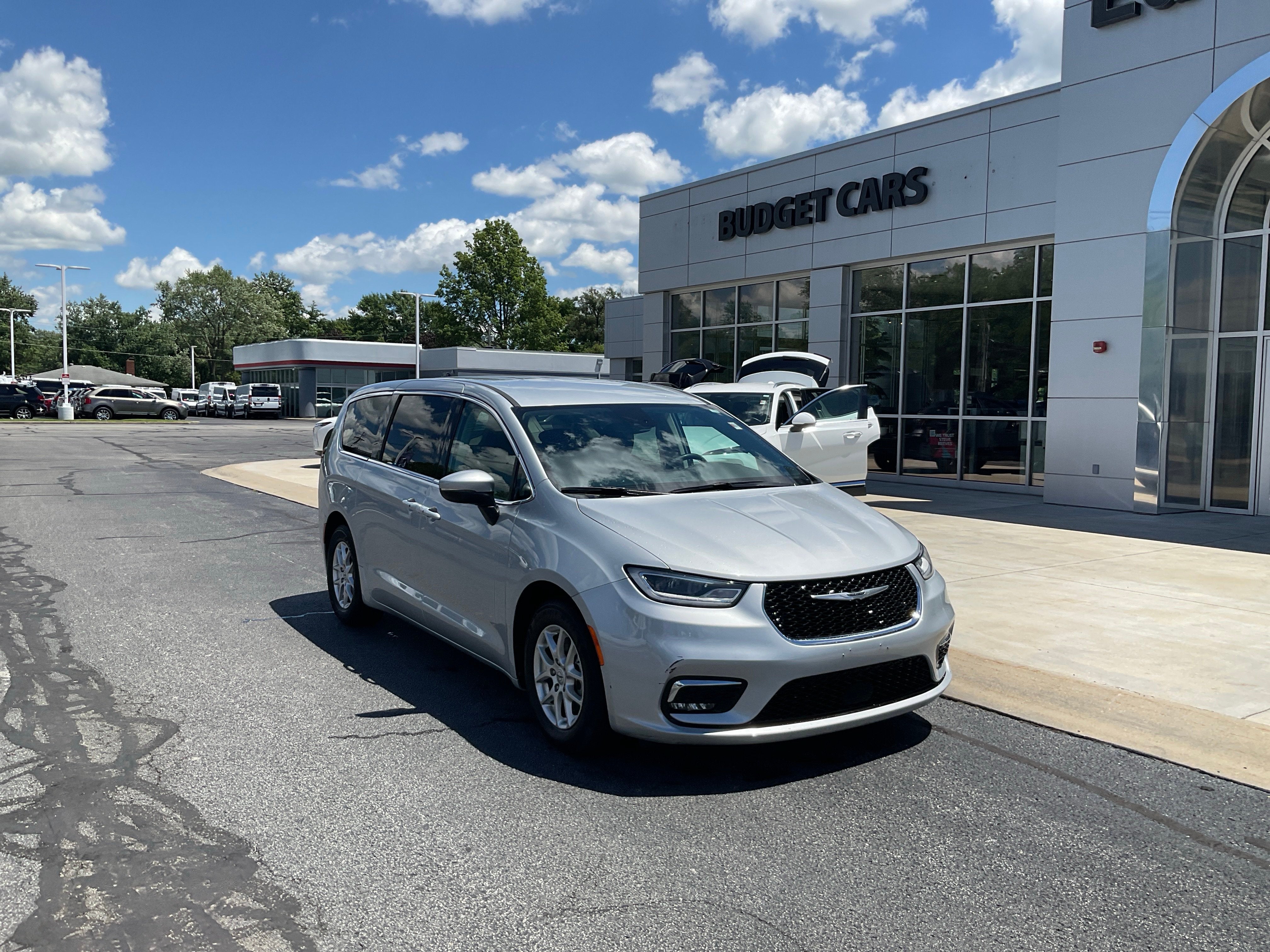 2023 Chrysler Pacifica Touring L