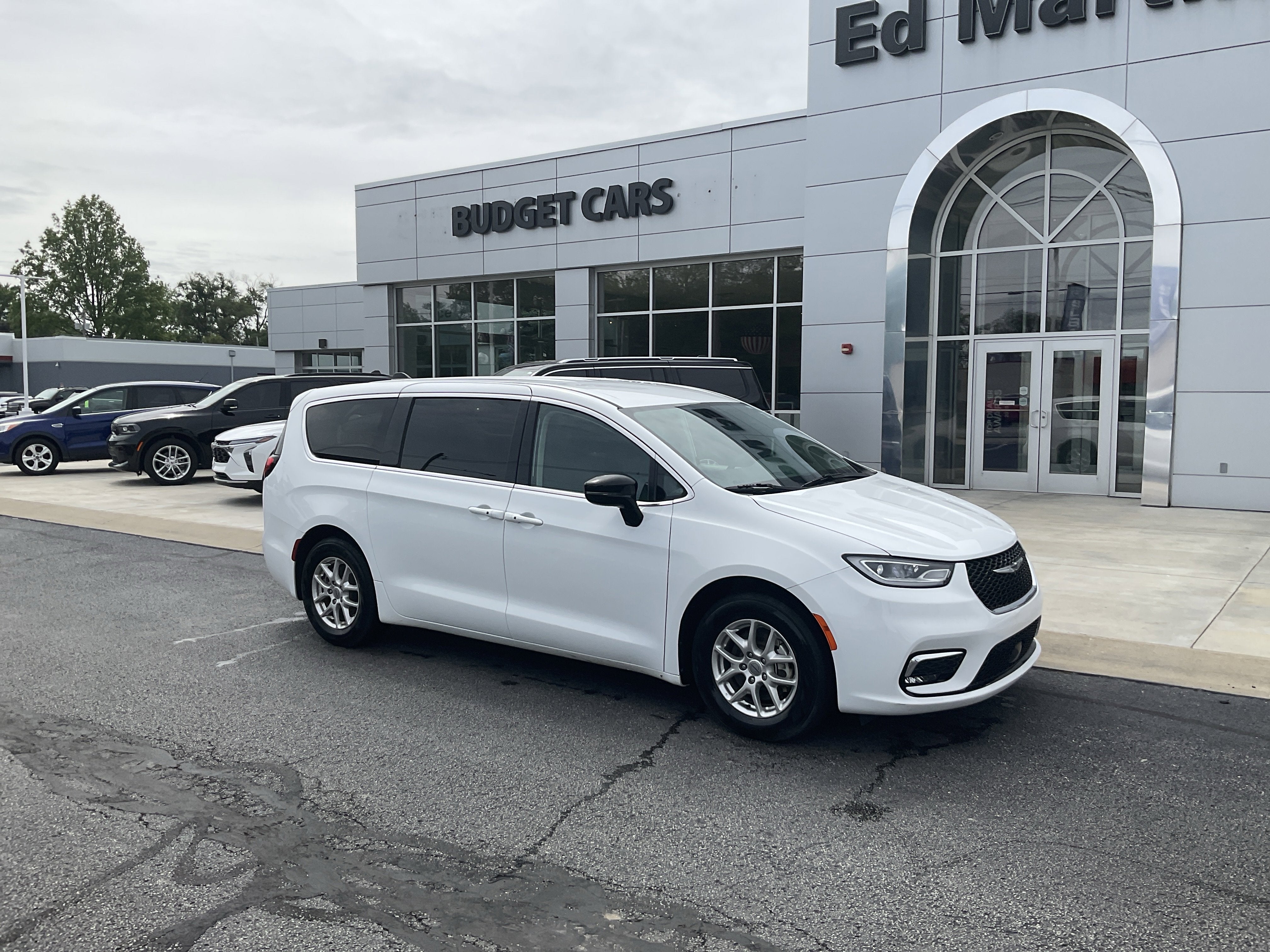 2024 Chrysler Pacifica Touring L