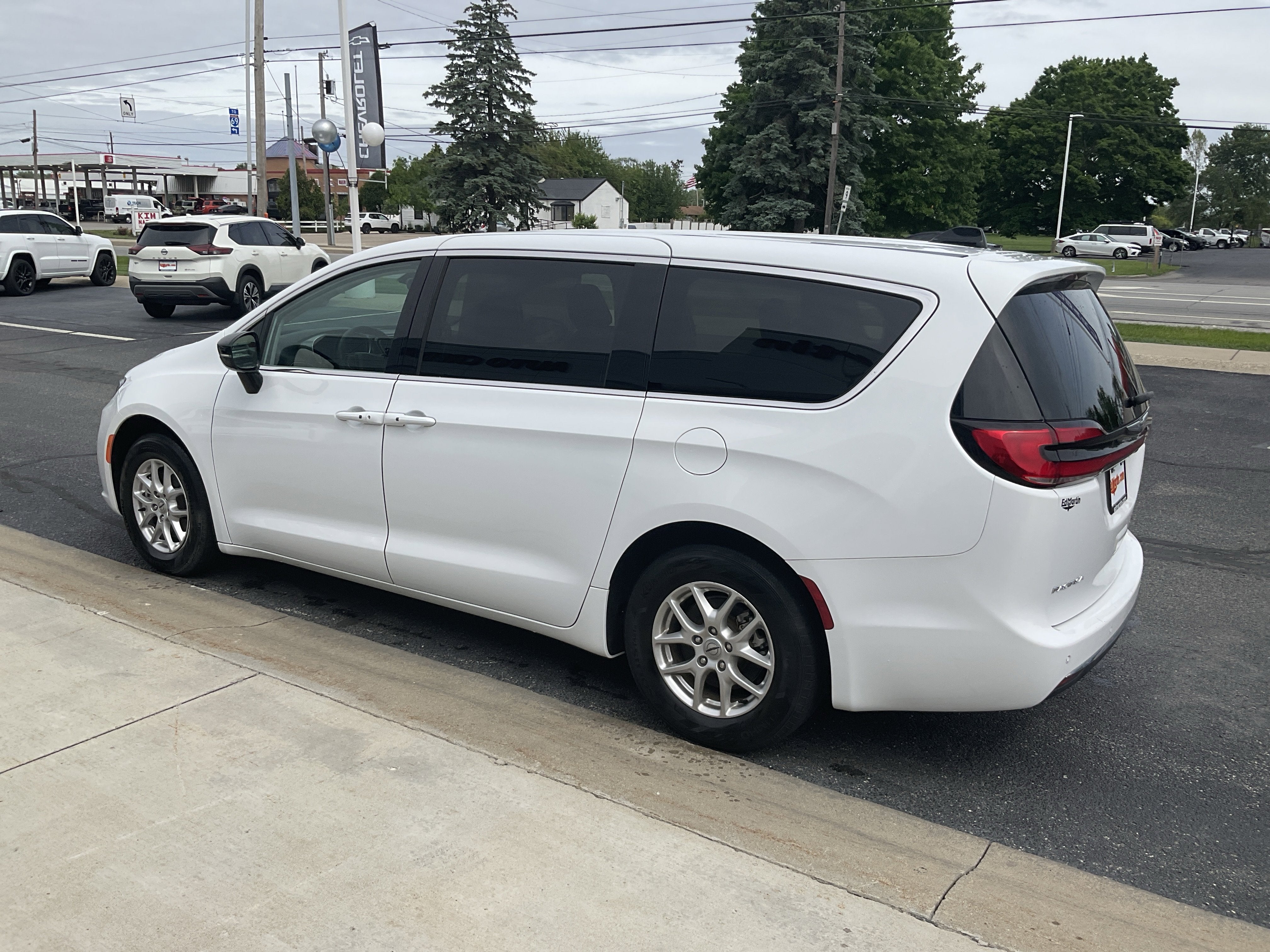 2024 Chrysler Pacifica Touring L