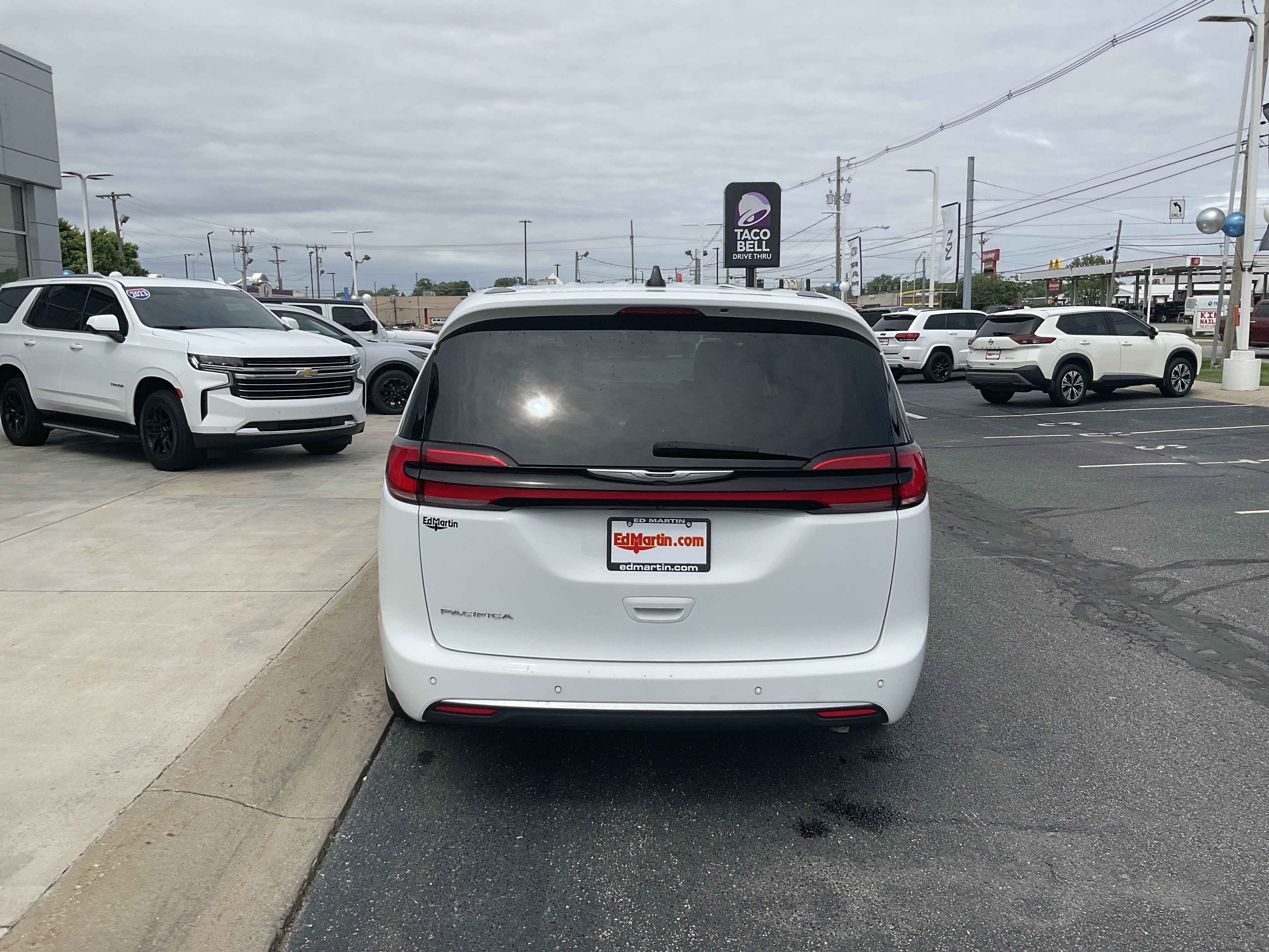 2024 Chrysler Pacifica Touring L