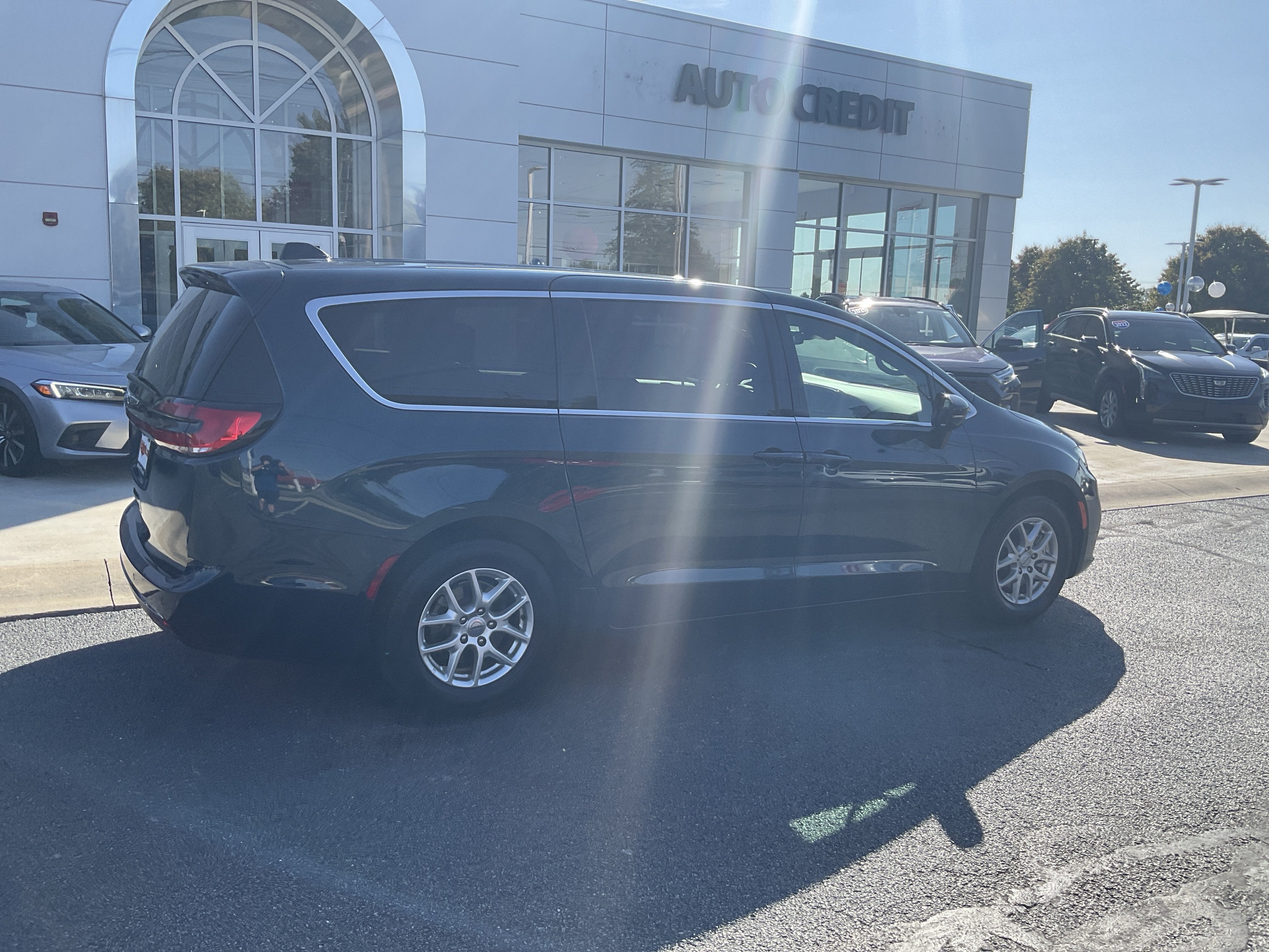 2025 Chrysler Pacifica Select