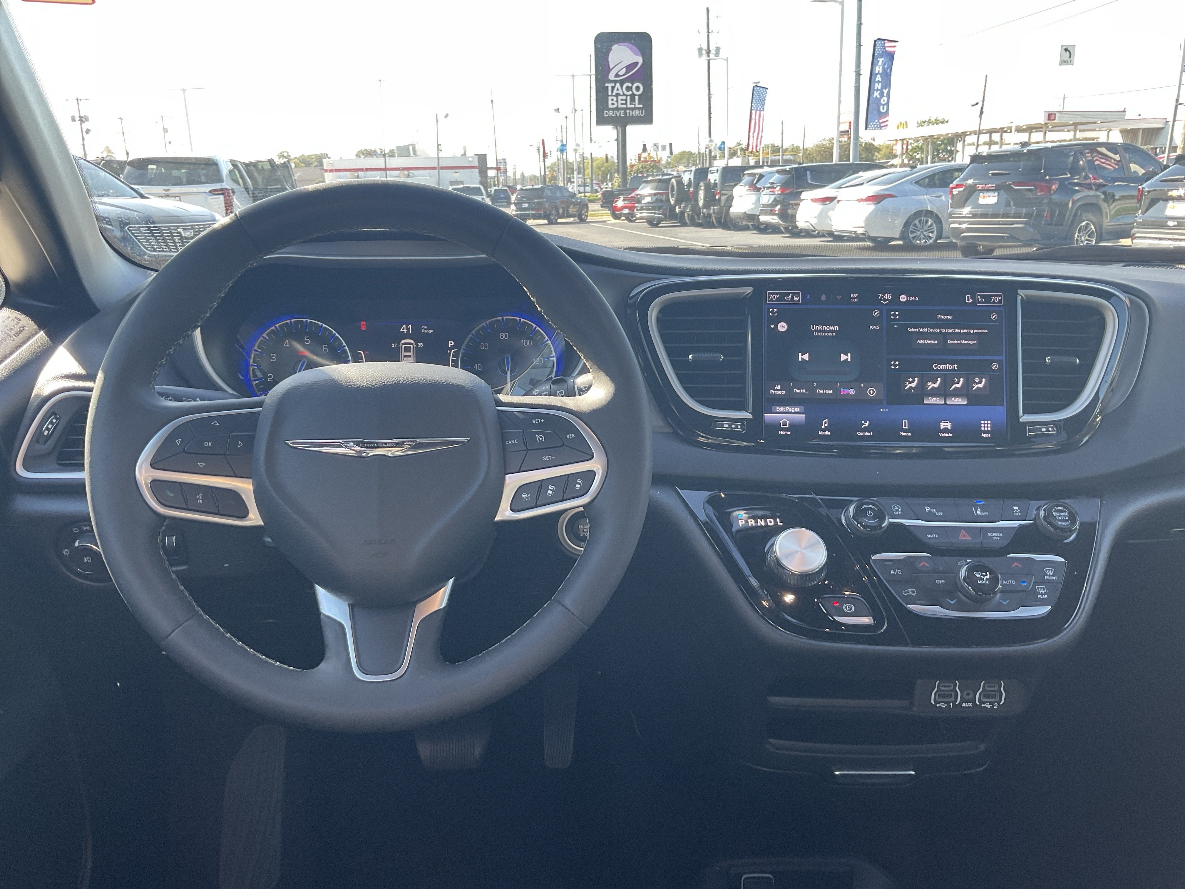2025 Chrysler Pacifica Select