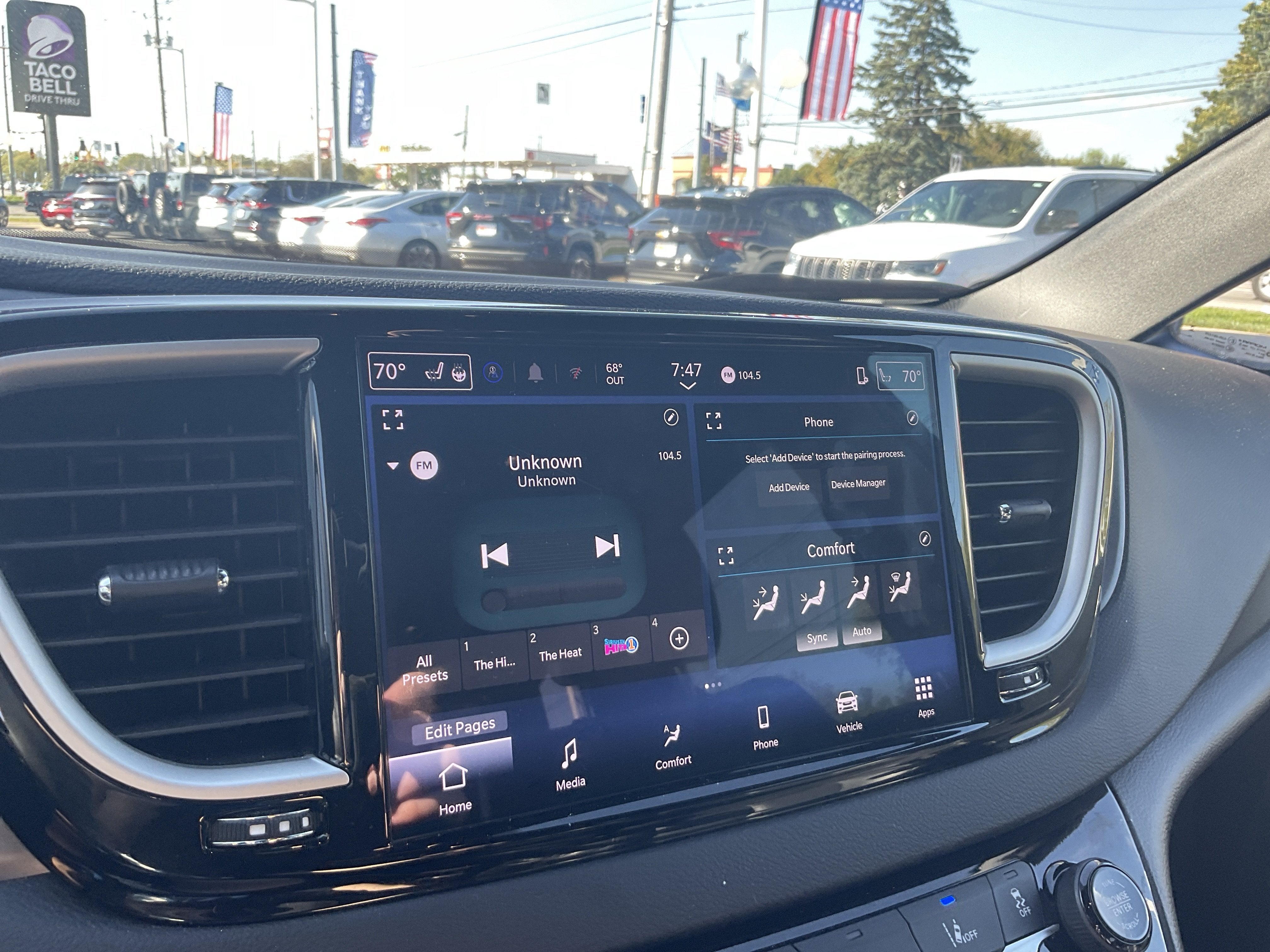 2025 Chrysler Pacifica Select
