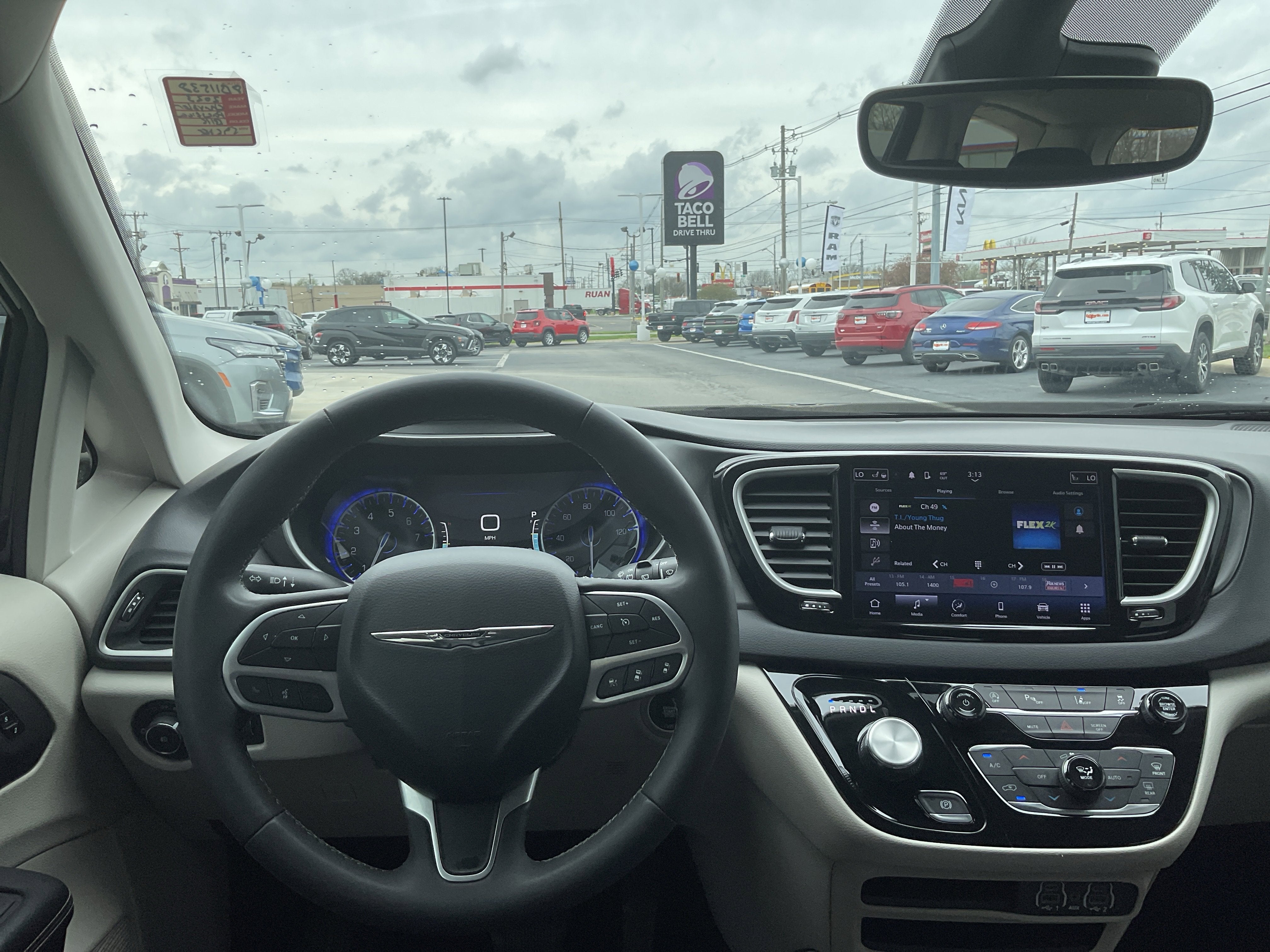 2023 Chrysler Pacifica Touring L