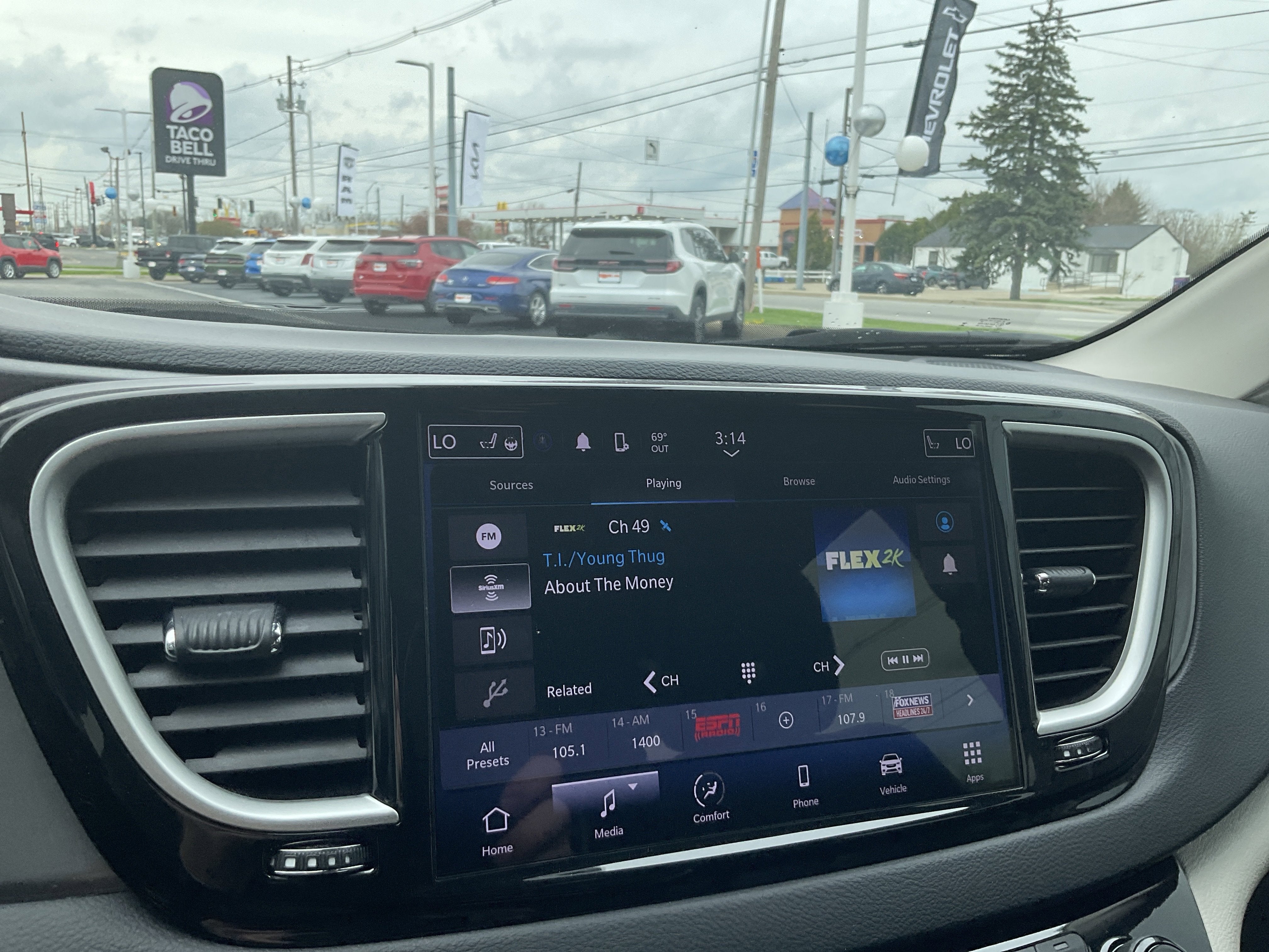 2023 Chrysler Pacifica Touring L