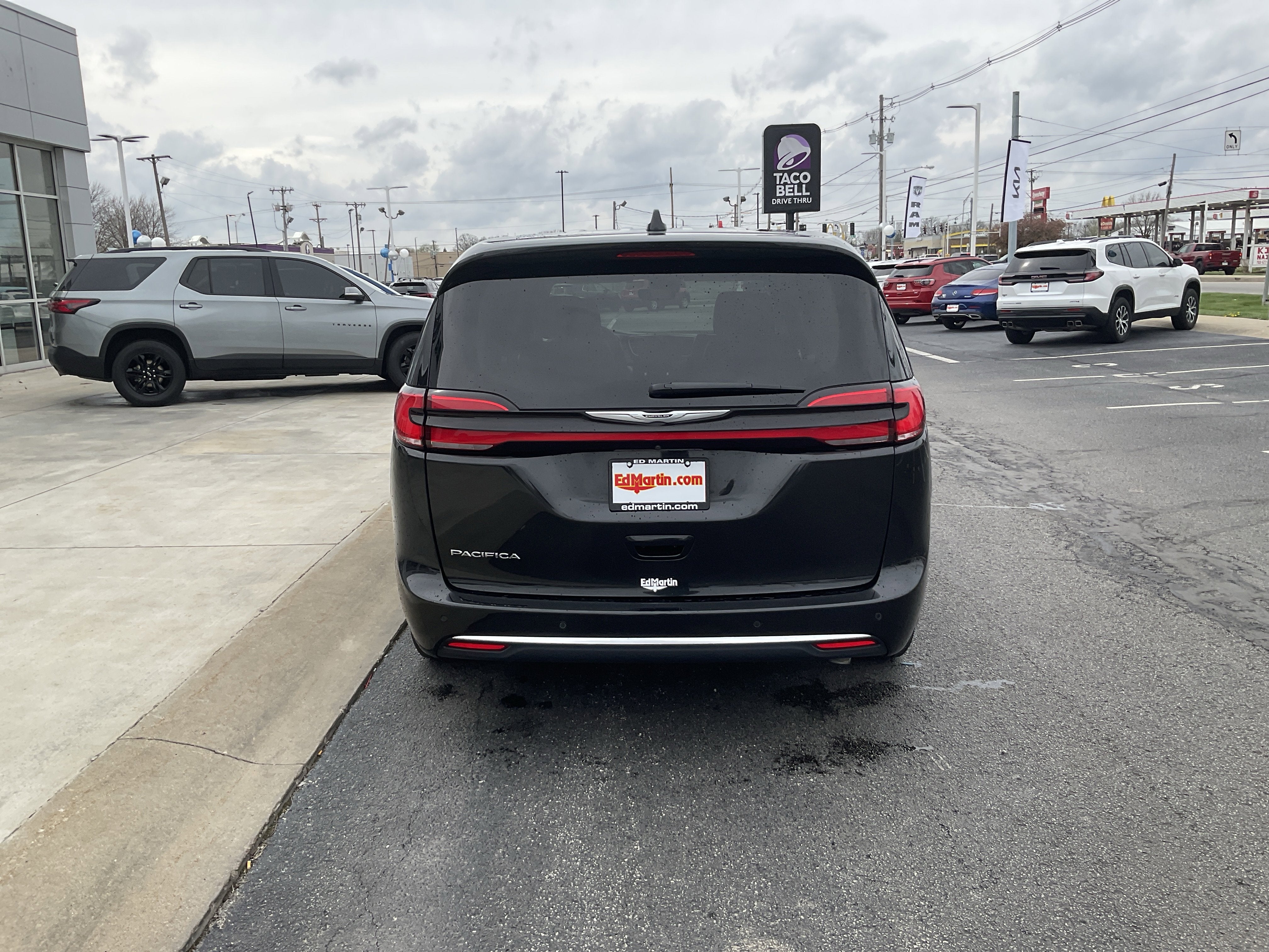 2023 Chrysler Pacifica Touring L