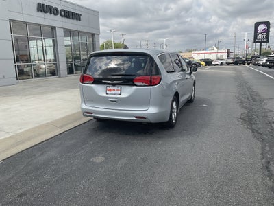 2023 Chrysler Voyager LX