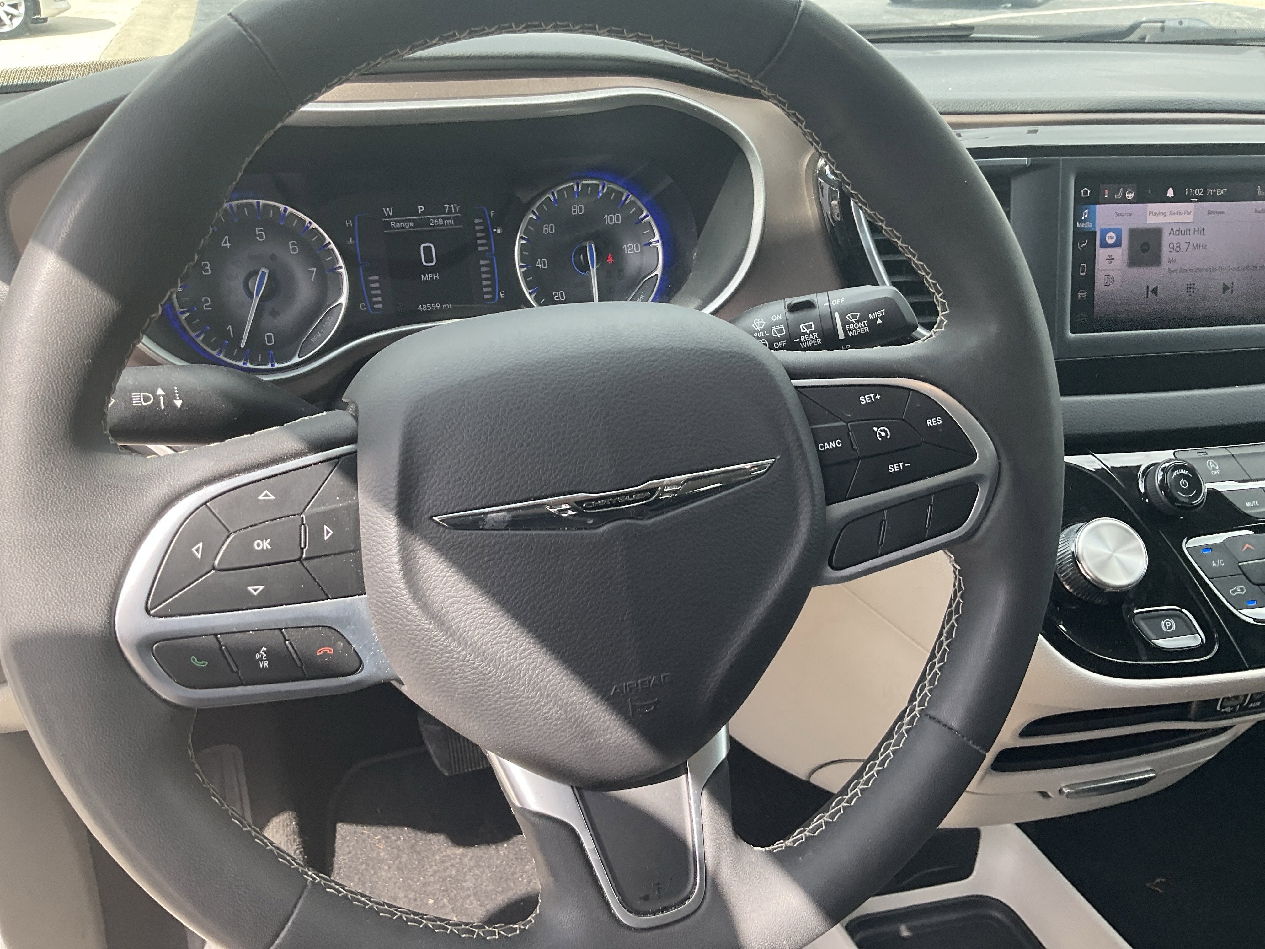2023 Chrysler Voyager LX