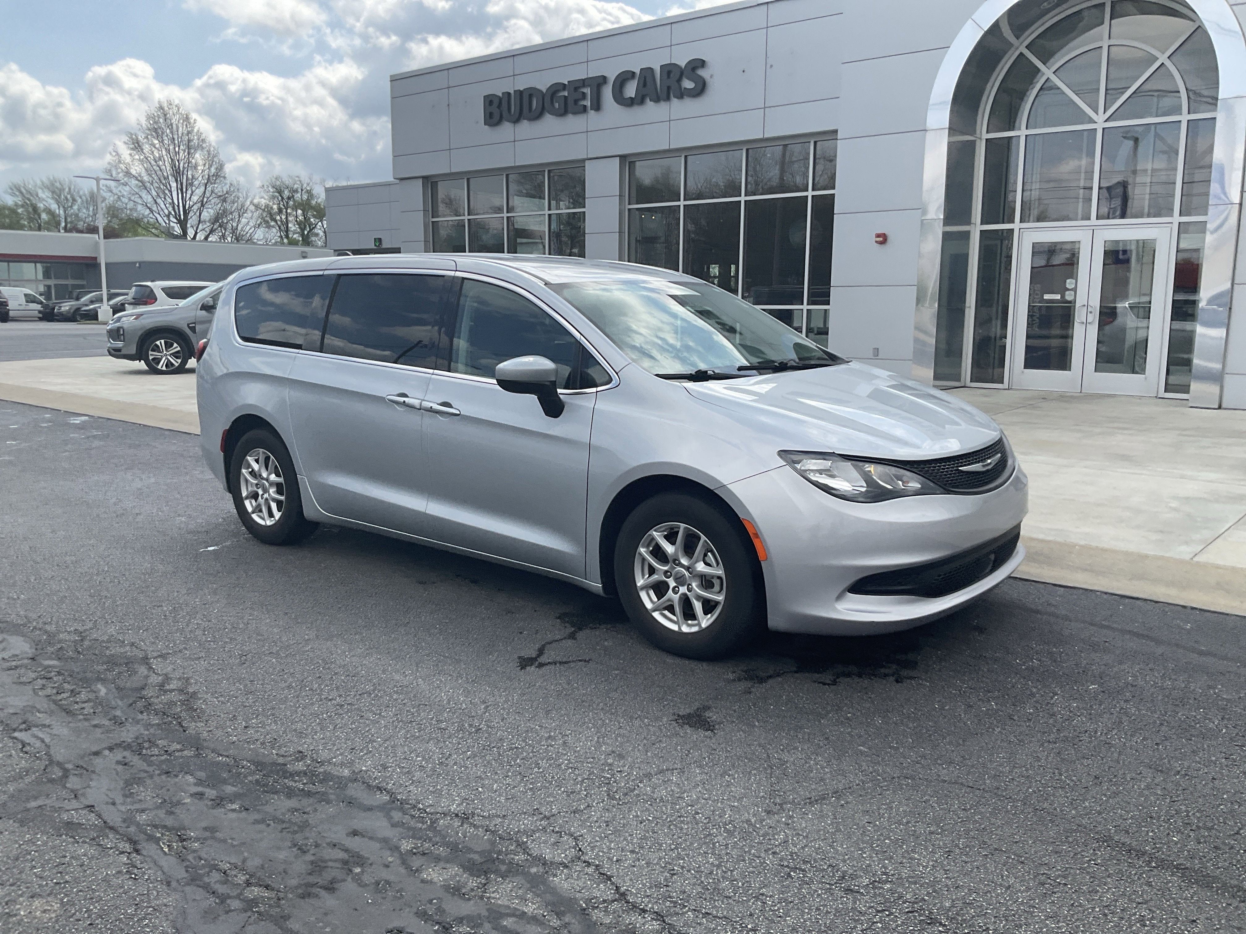 2023 Chrysler Voyager LX