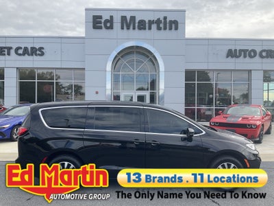 2024 Chrysler Pacifica Hybrid Select