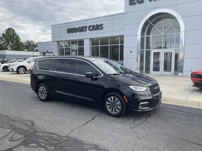 2024 Chrysler Pacifica Hybrid Select