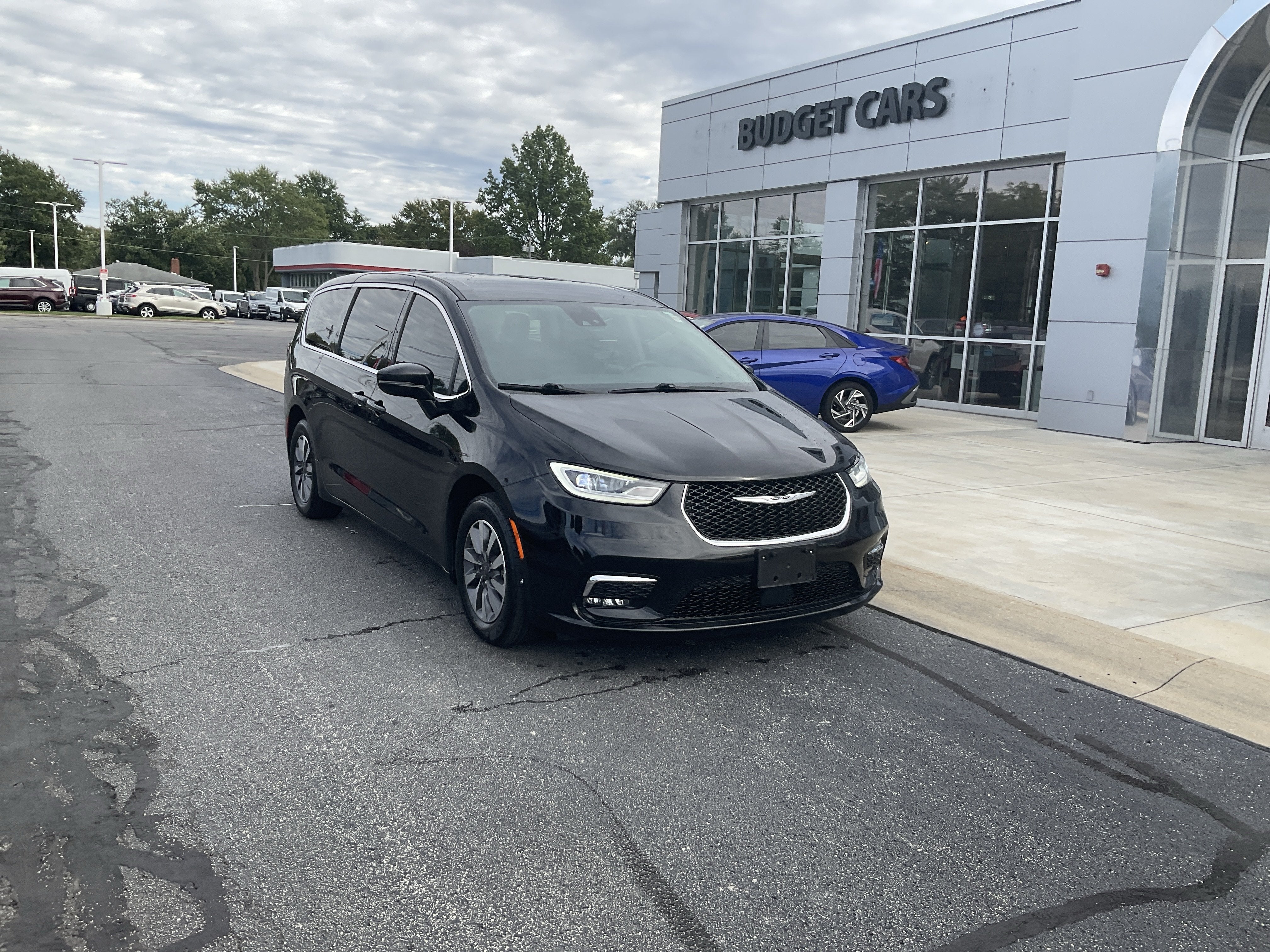 2024 Chrysler Pacifica Hybrid Select