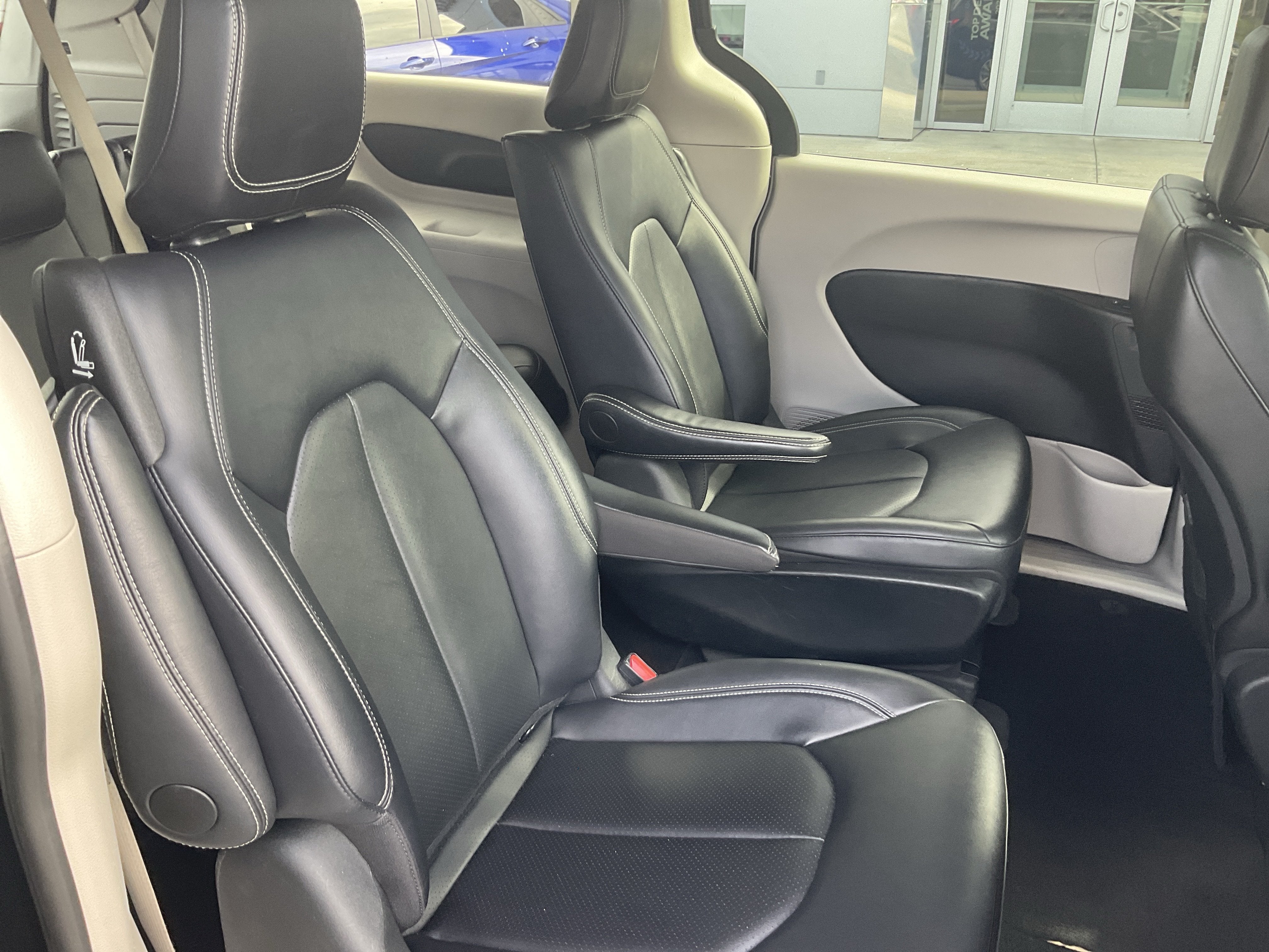 2024 Chrysler Pacifica Hybrid Select