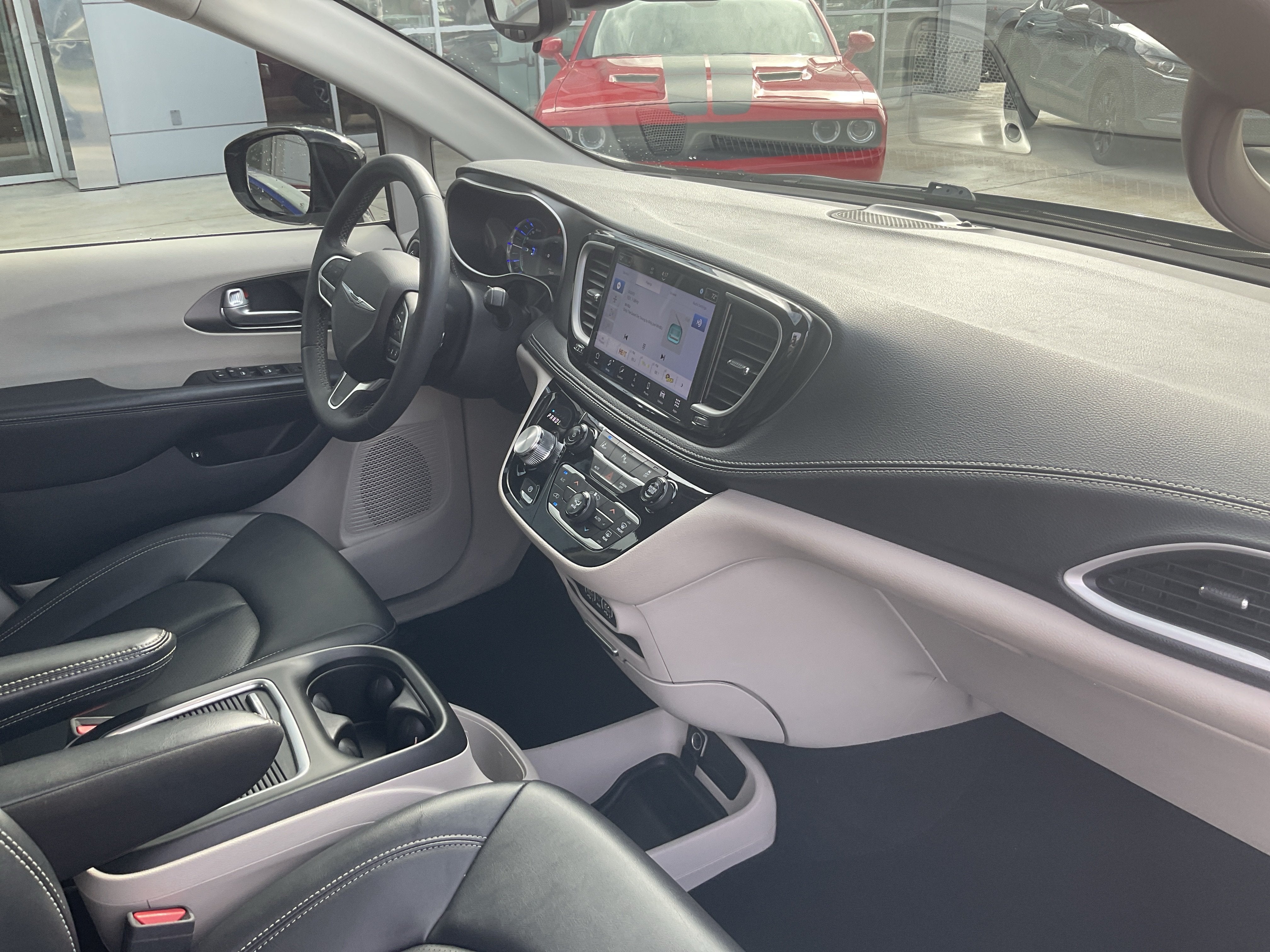 2024 Chrysler Pacifica Hybrid Select