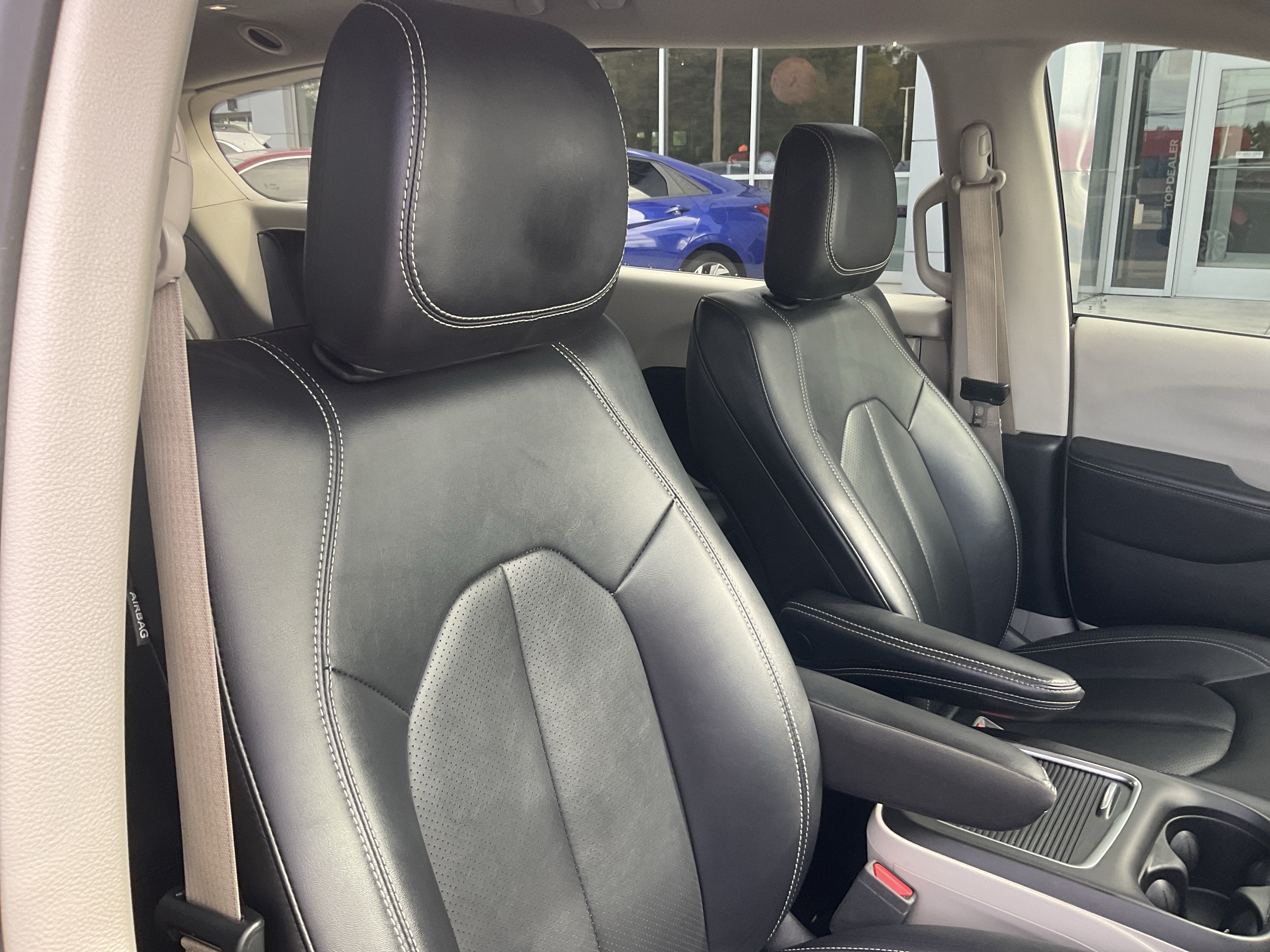 2024 Chrysler Pacifica Hybrid Select