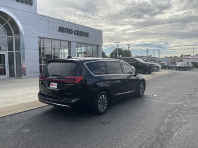 2024 Chrysler Pacifica Hybrid Select